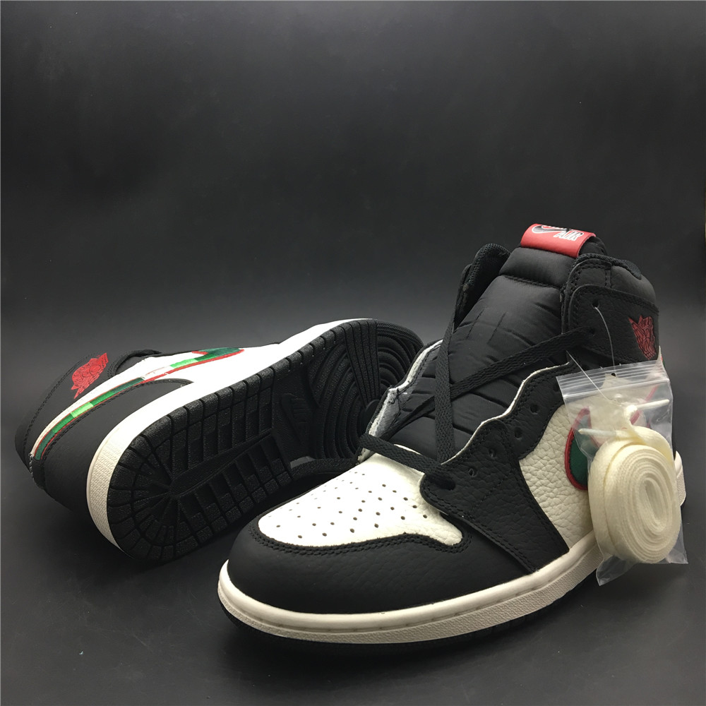 Air Jordan 1 Retro High Sports Illustrated (A Star Is Born) 555088-015