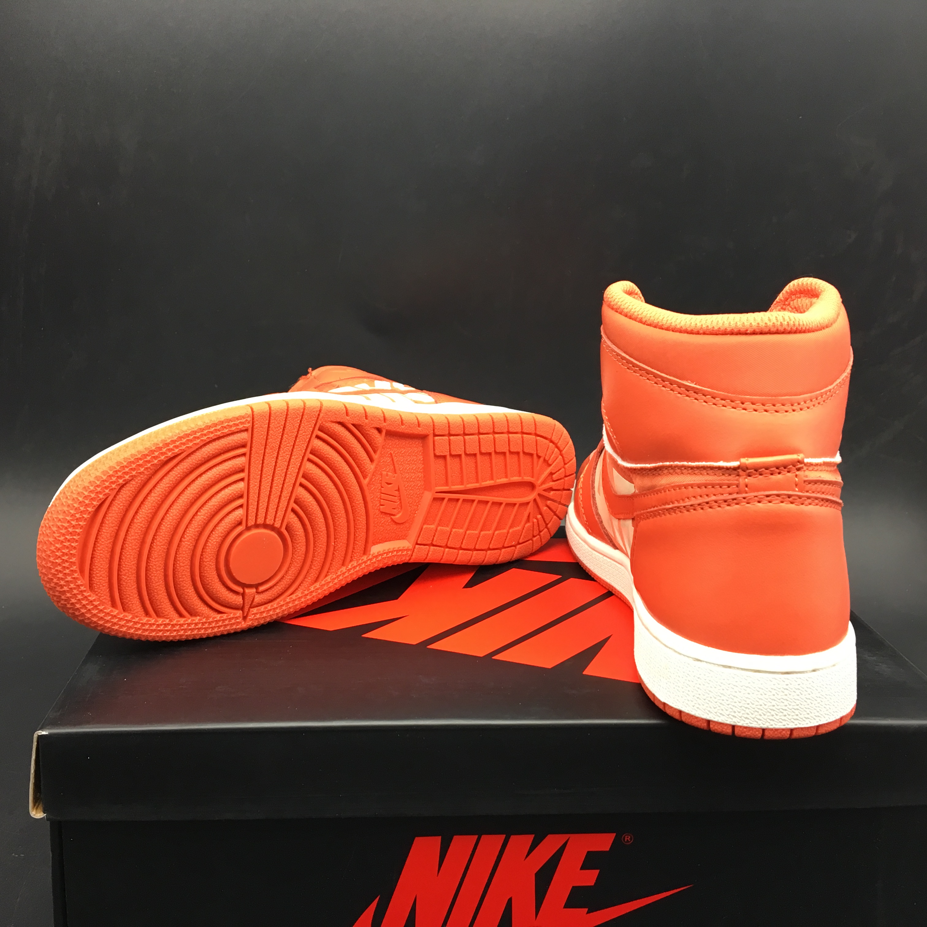 Air Jordan 1 Retro High OG BG 575441-800