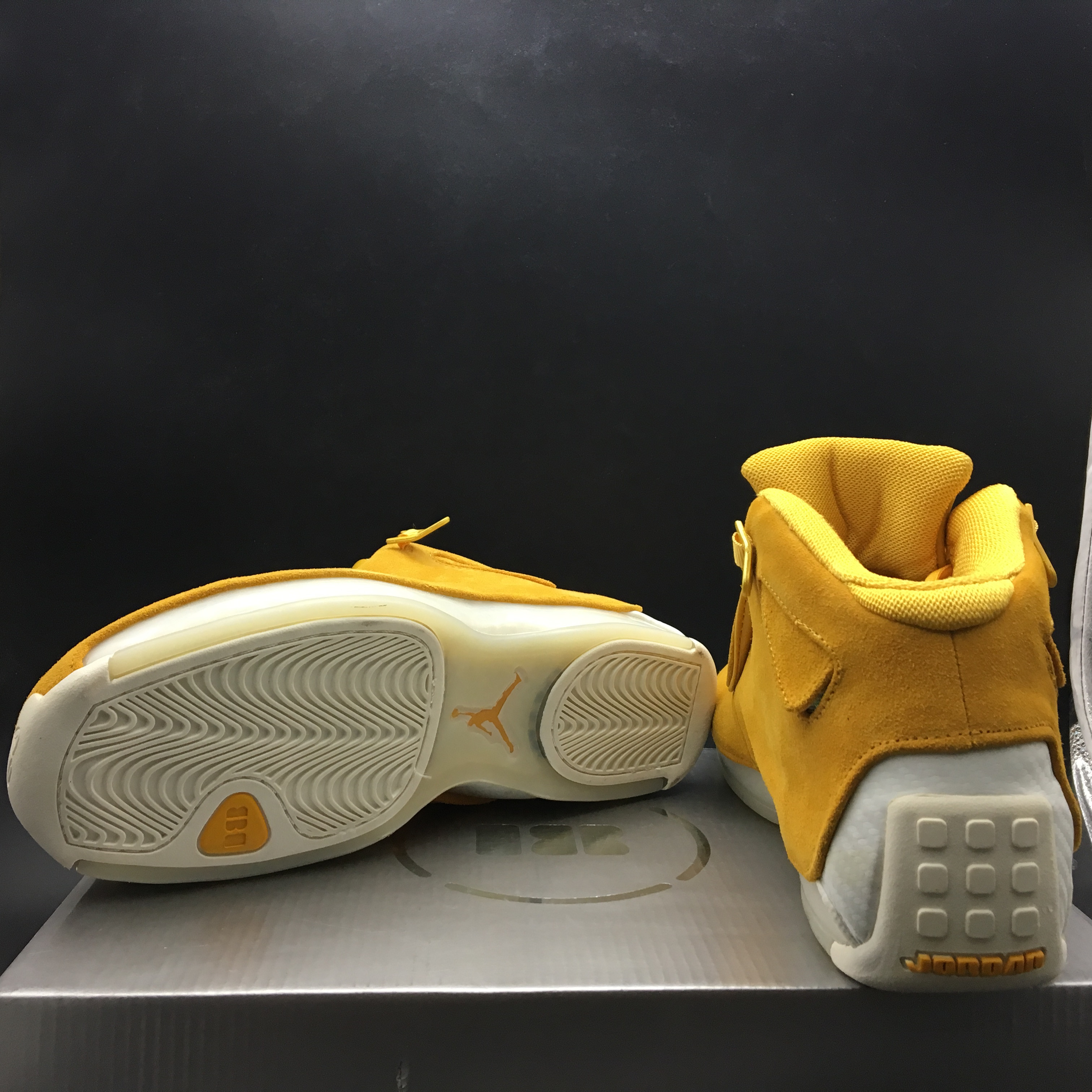 Air Jordan 18 Retro Yellow Ochre AA2494-701