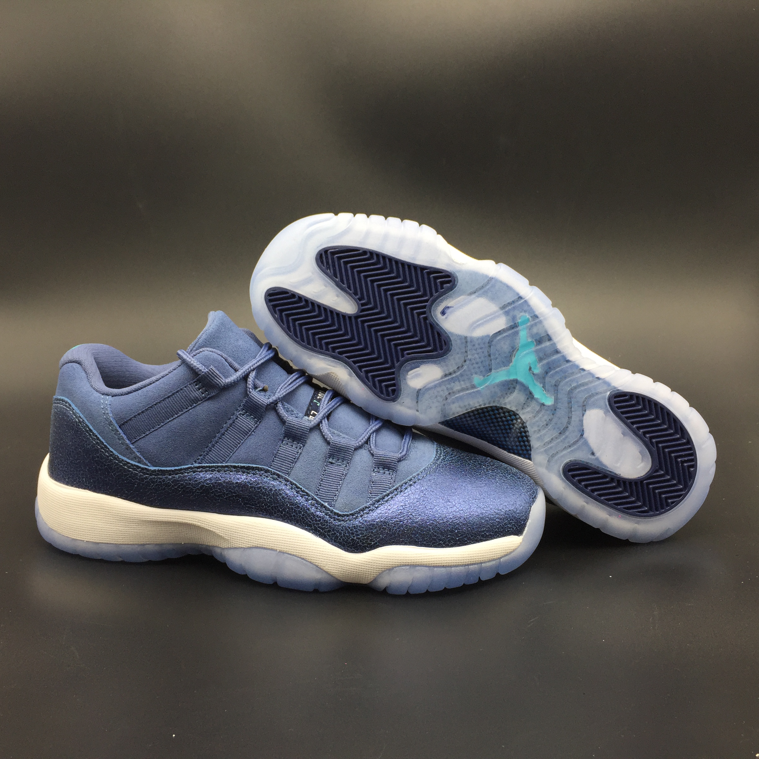Air Jordan 11 Retro Low Blue Moon 580521-408