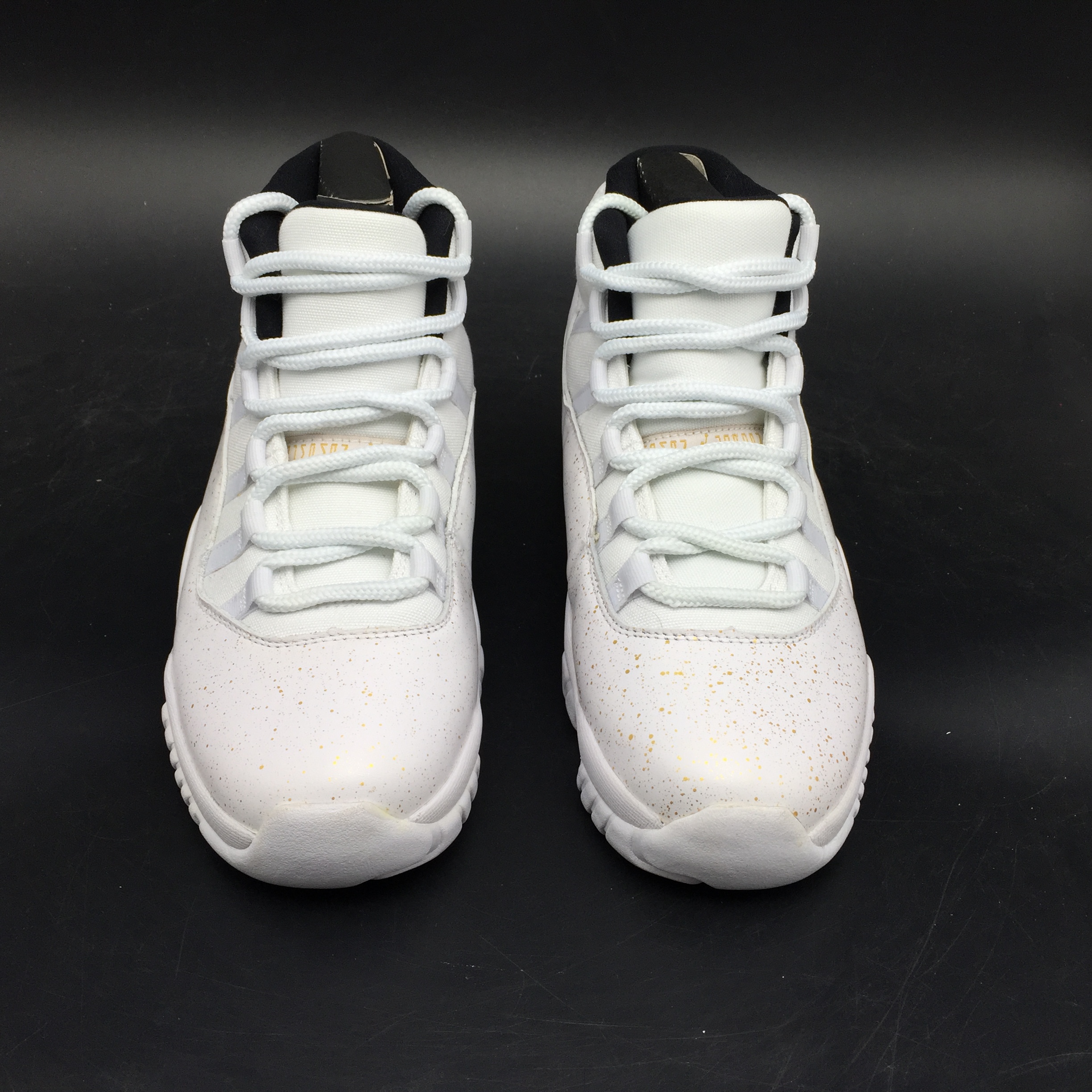 Air Jordan 11 ‘OVO’ White/Metallic Silver 914433-102