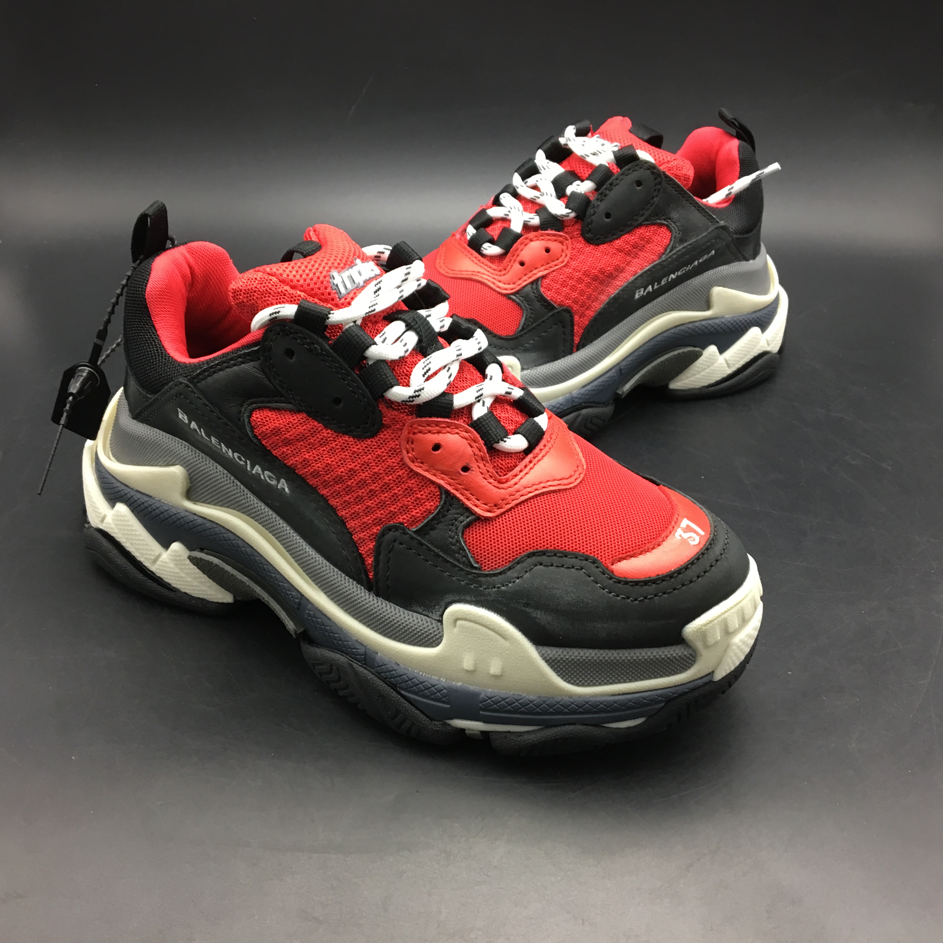 Blncig Triple S Black Red Gray 483513-W06E1-1000