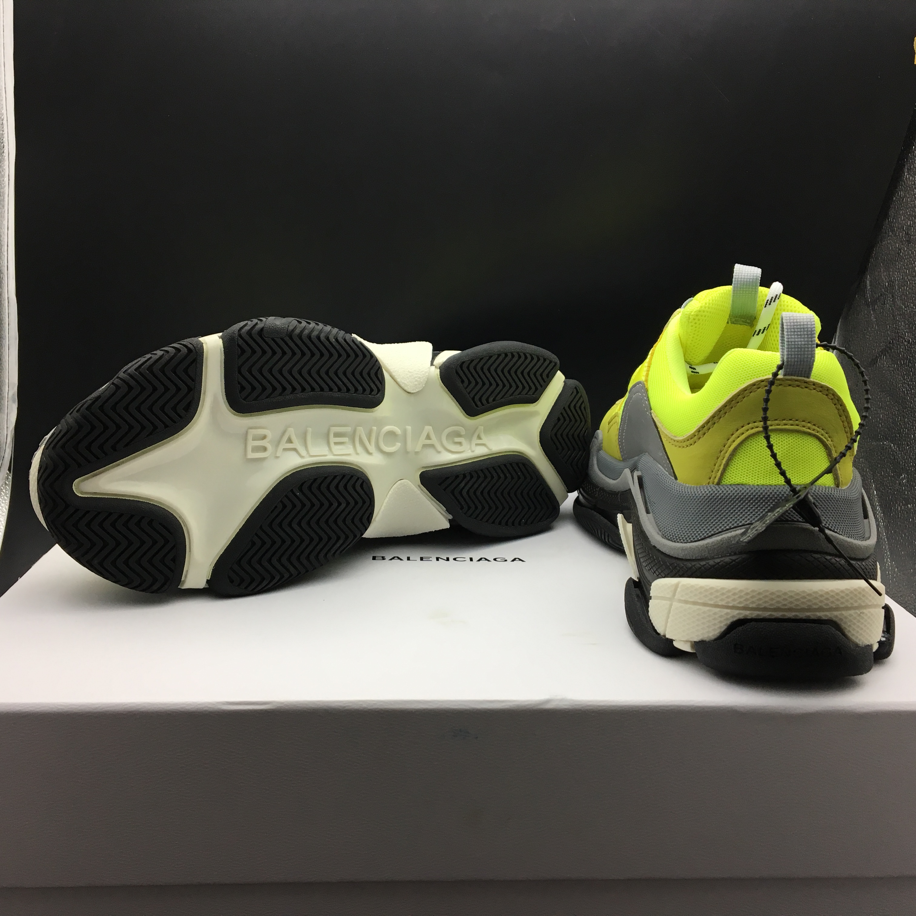 Blncig Tripe-S 17FW Fluorescent Green Yellow 483513-W901-7320