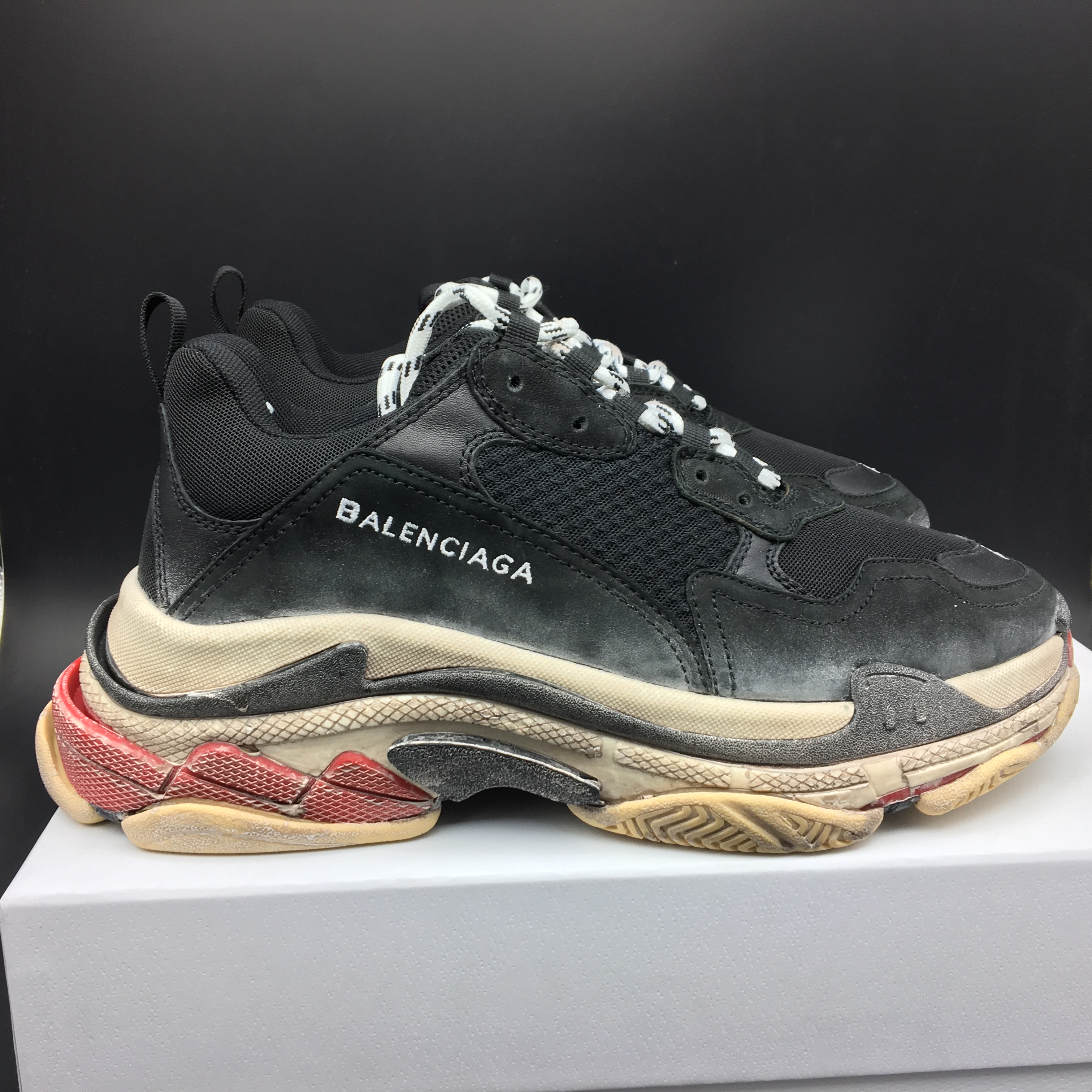 Blncig Triple S Black White Red ( Worn Look) 483513 W06E1 1000