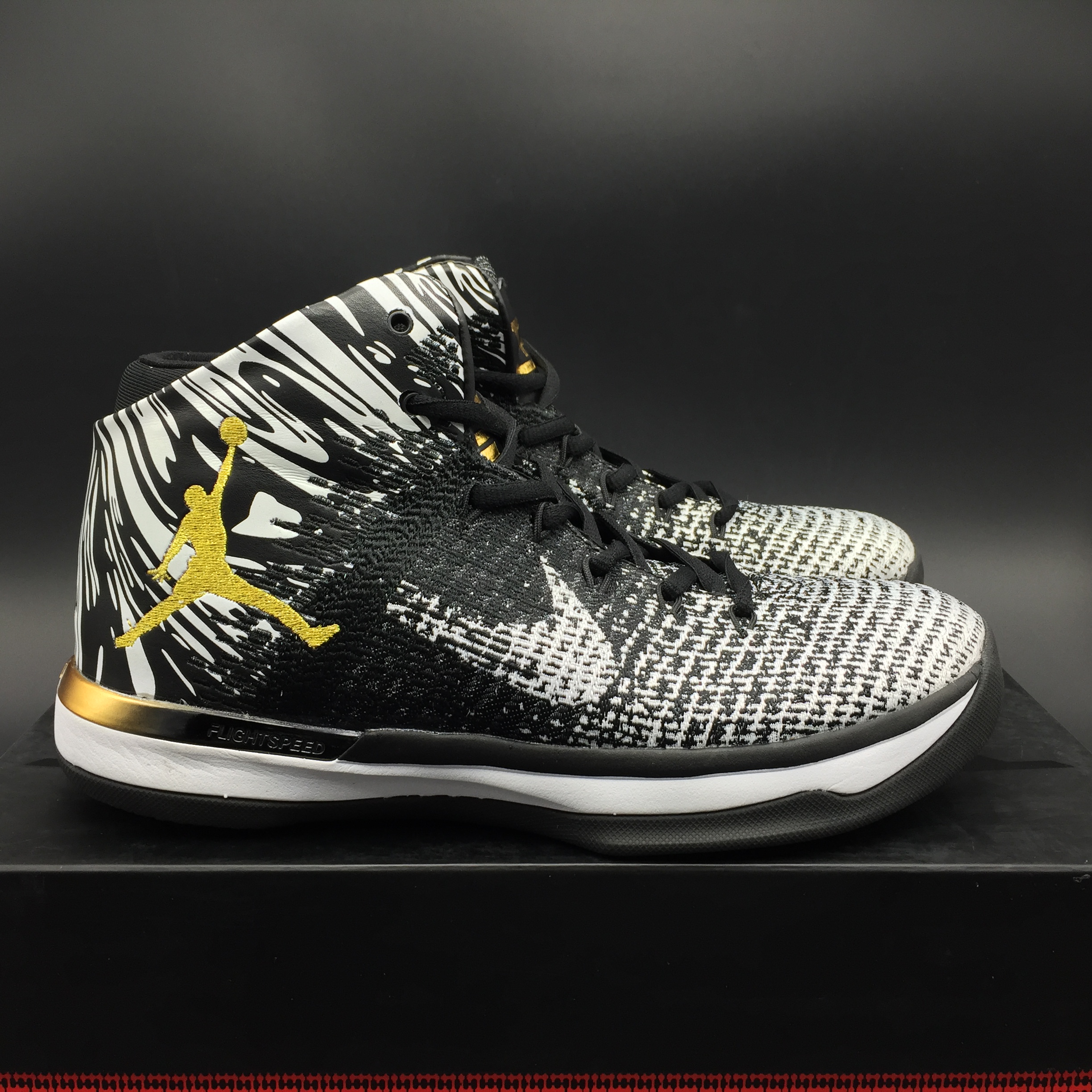 Air Jordan 31 “BHM” Black Moon 905847-110