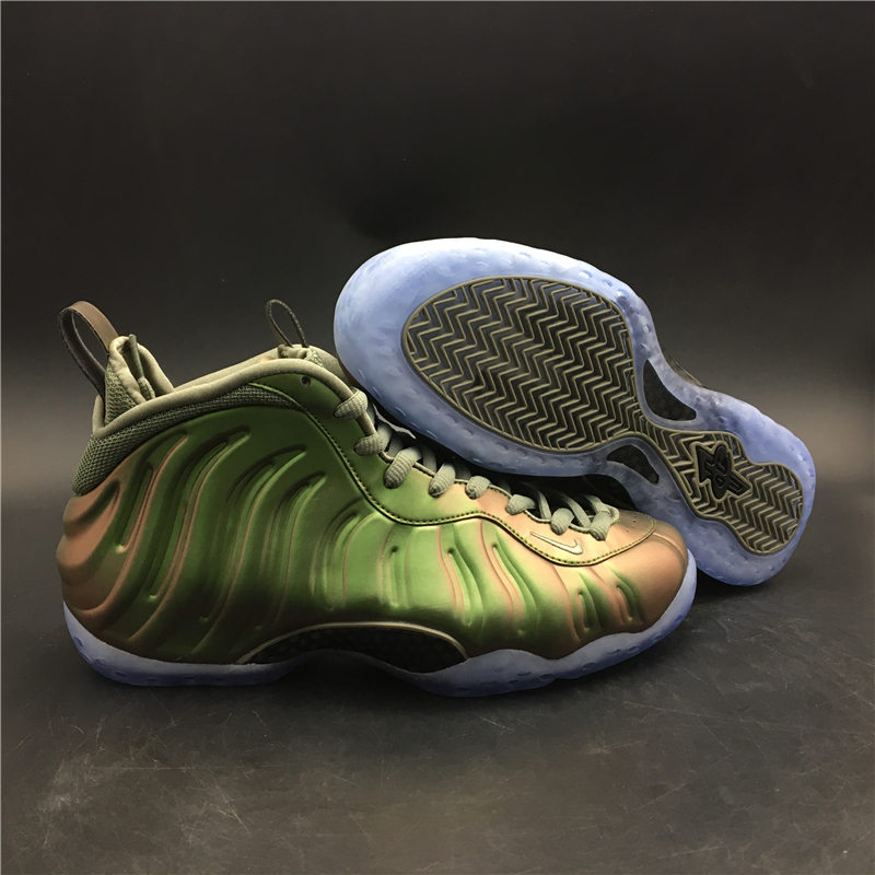 Nike Air Foamposite One Iridescent AA3963-001