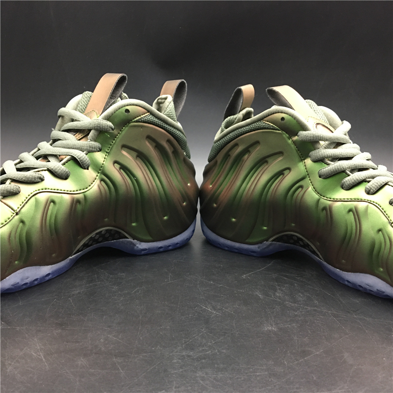 Nike Air Foamposite One Iridescent AA3963-001