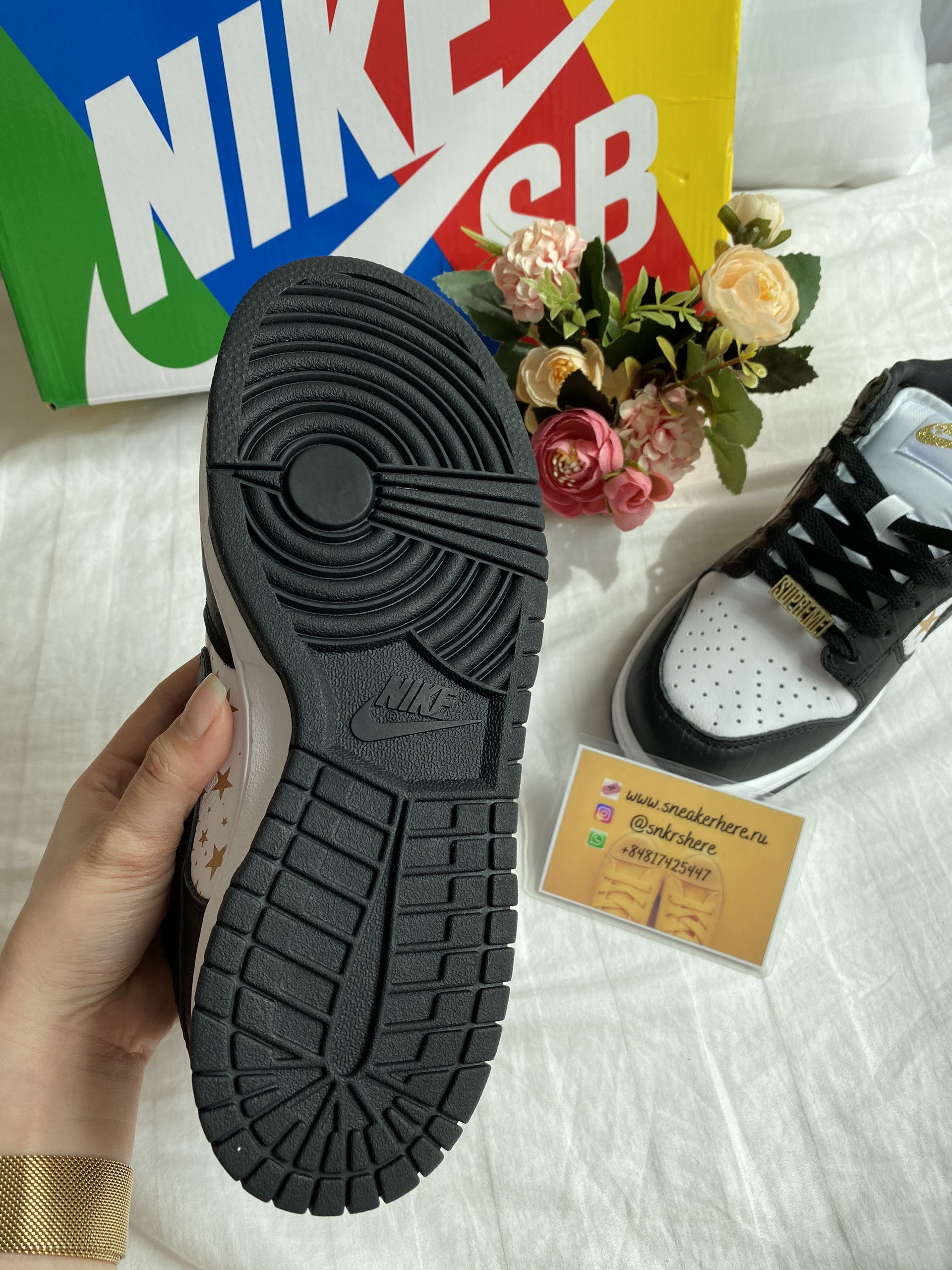 Supreme x Nike SB Dunk Low White and Black Crocodile DH3228-102