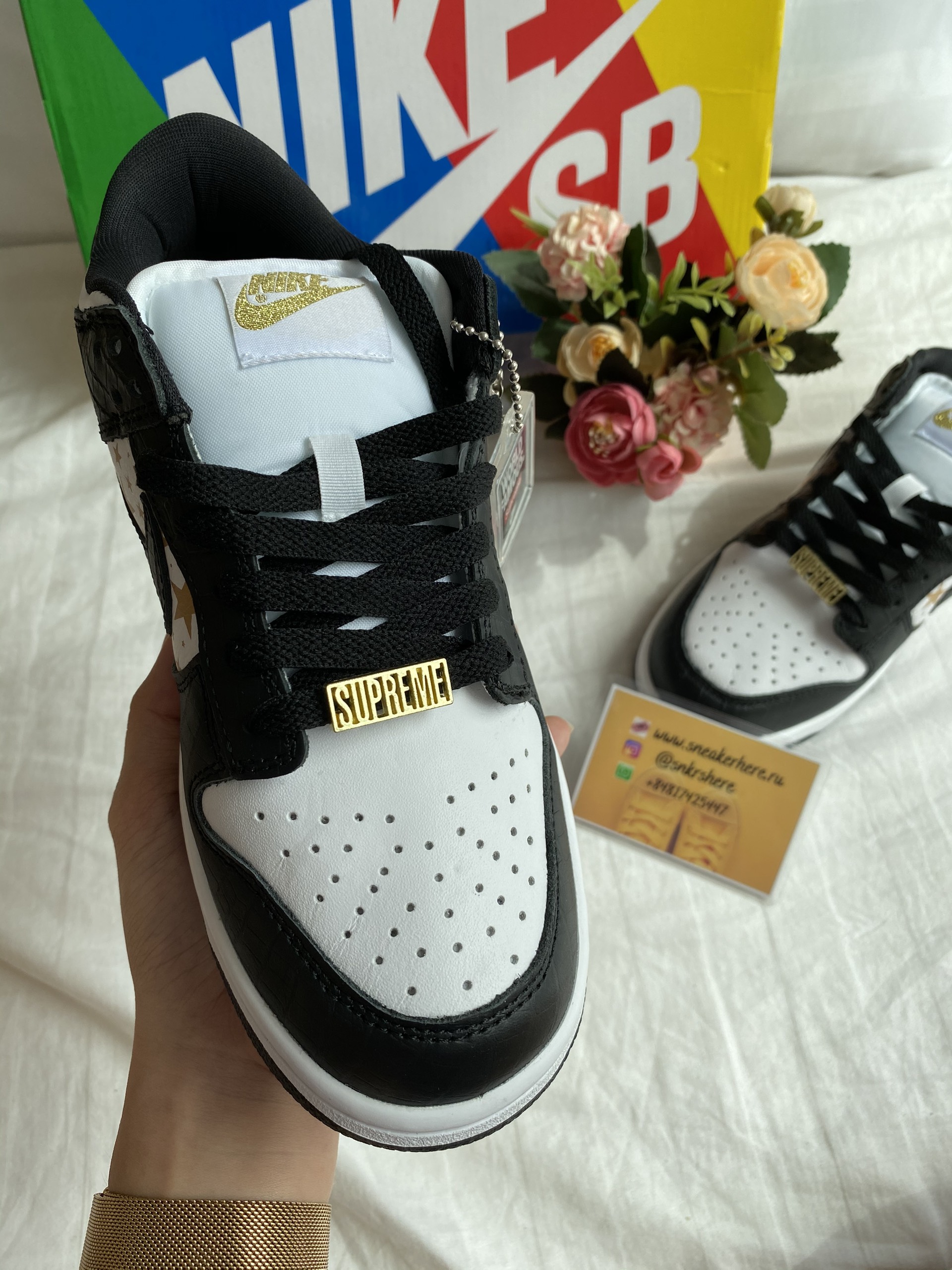 Supreme x Nike SB Dunk Low White and Black Crocodile DH3228-102