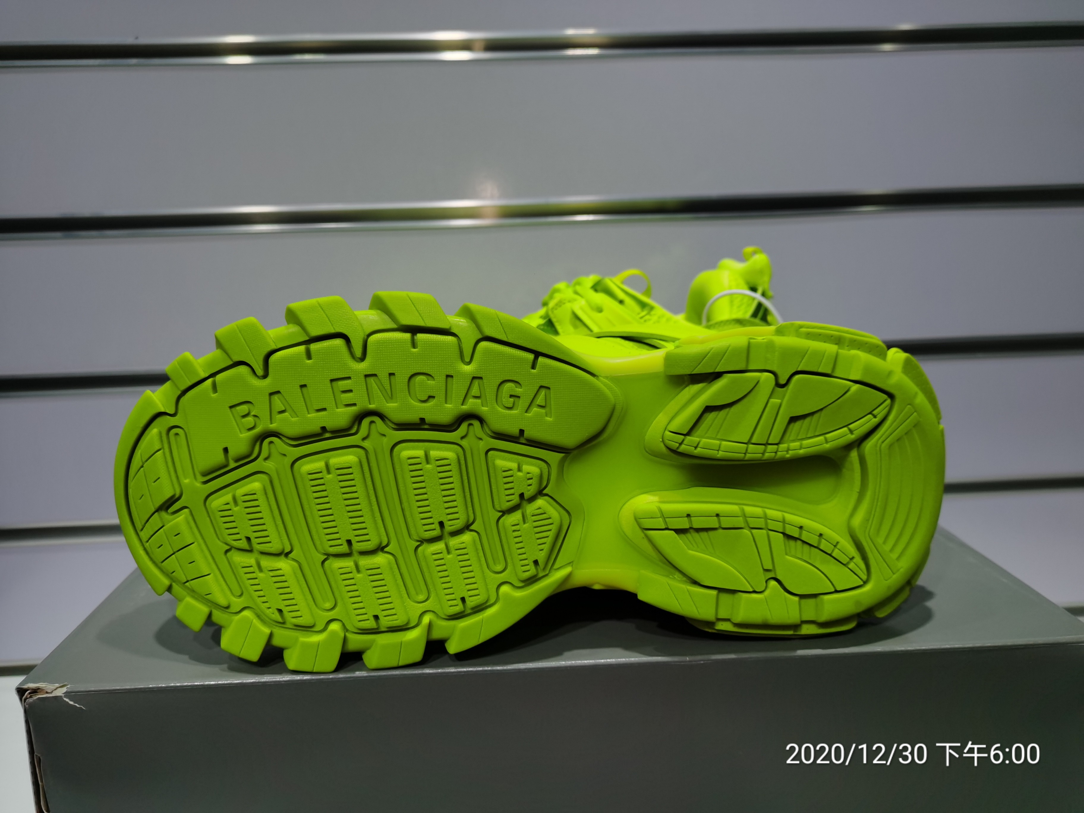 Blncig Track Sneaker Fluo Green 542436 W3AB1 3801