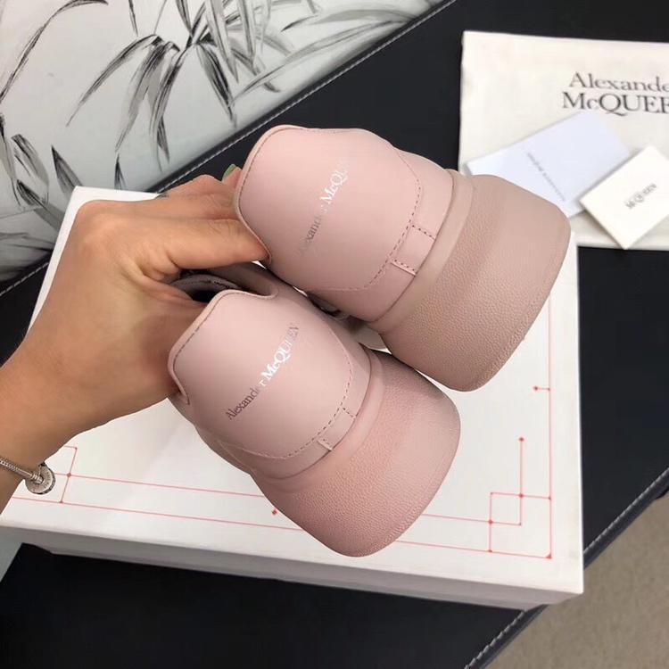 Alxndr McQN Exclusive Pink Suede Oversized 211259F128098