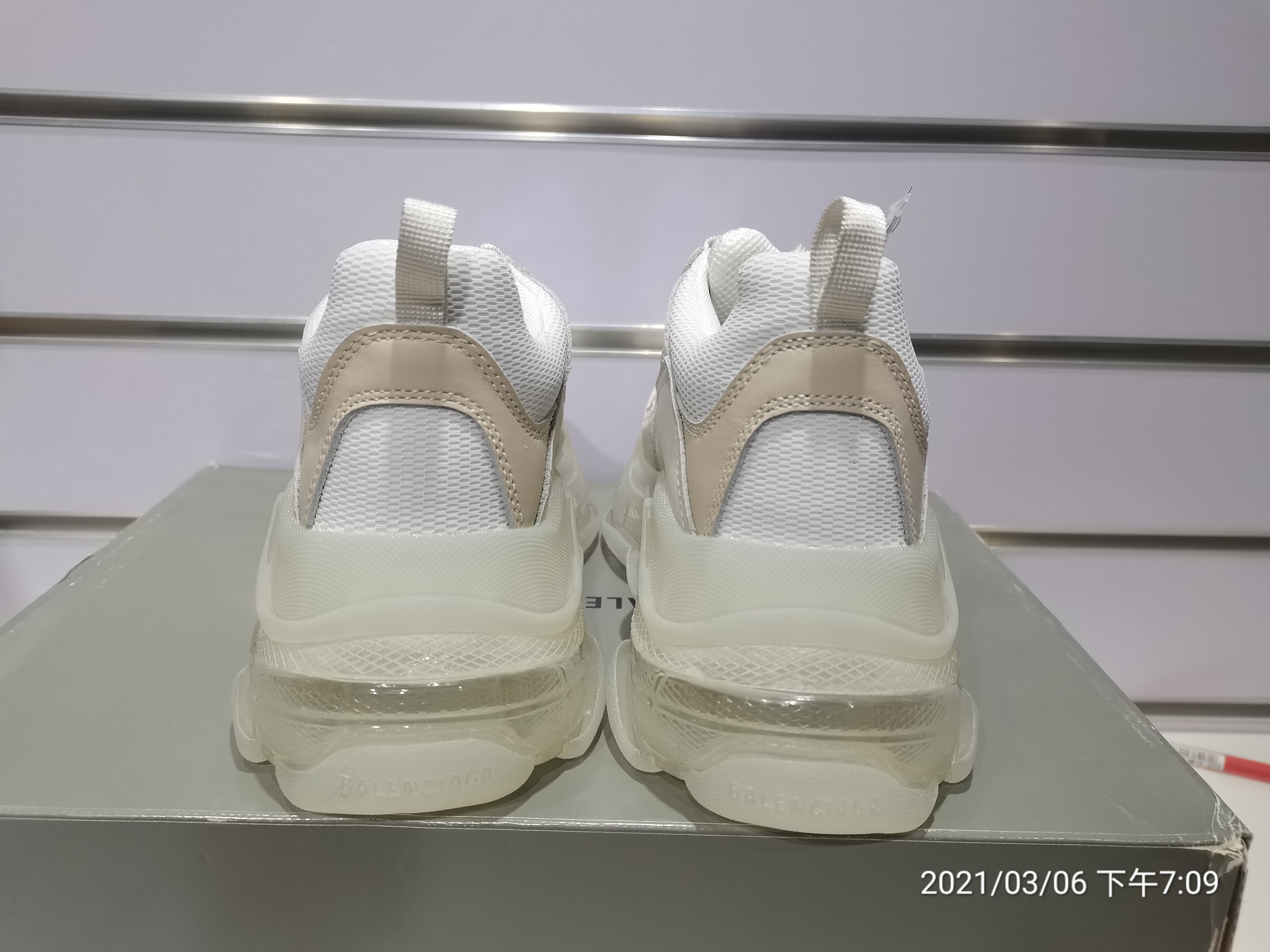 Blncig Triple S Trainer Clear Sole White
