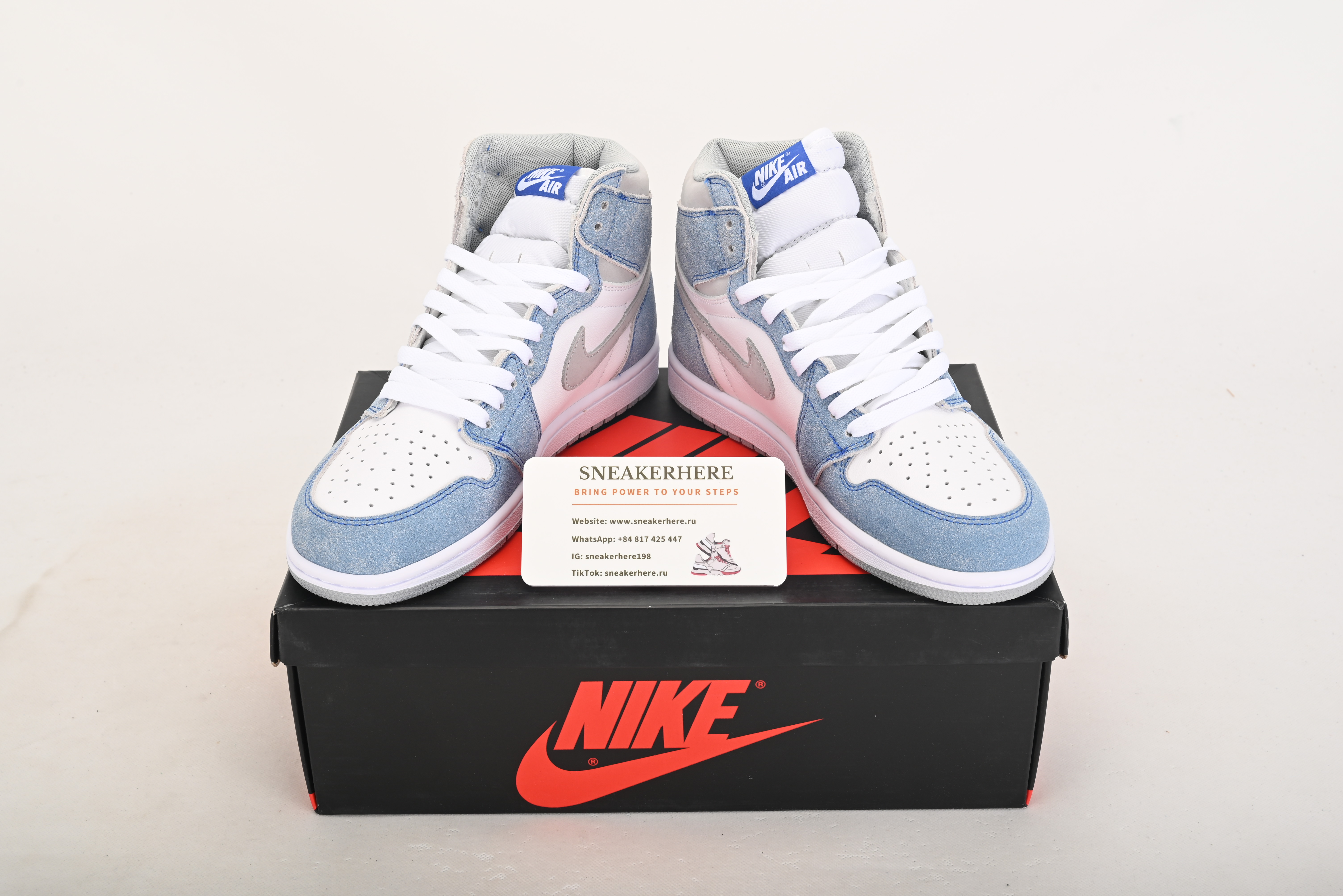 Air Jordan 1 Retro High OG Hyper Royal 555088-402