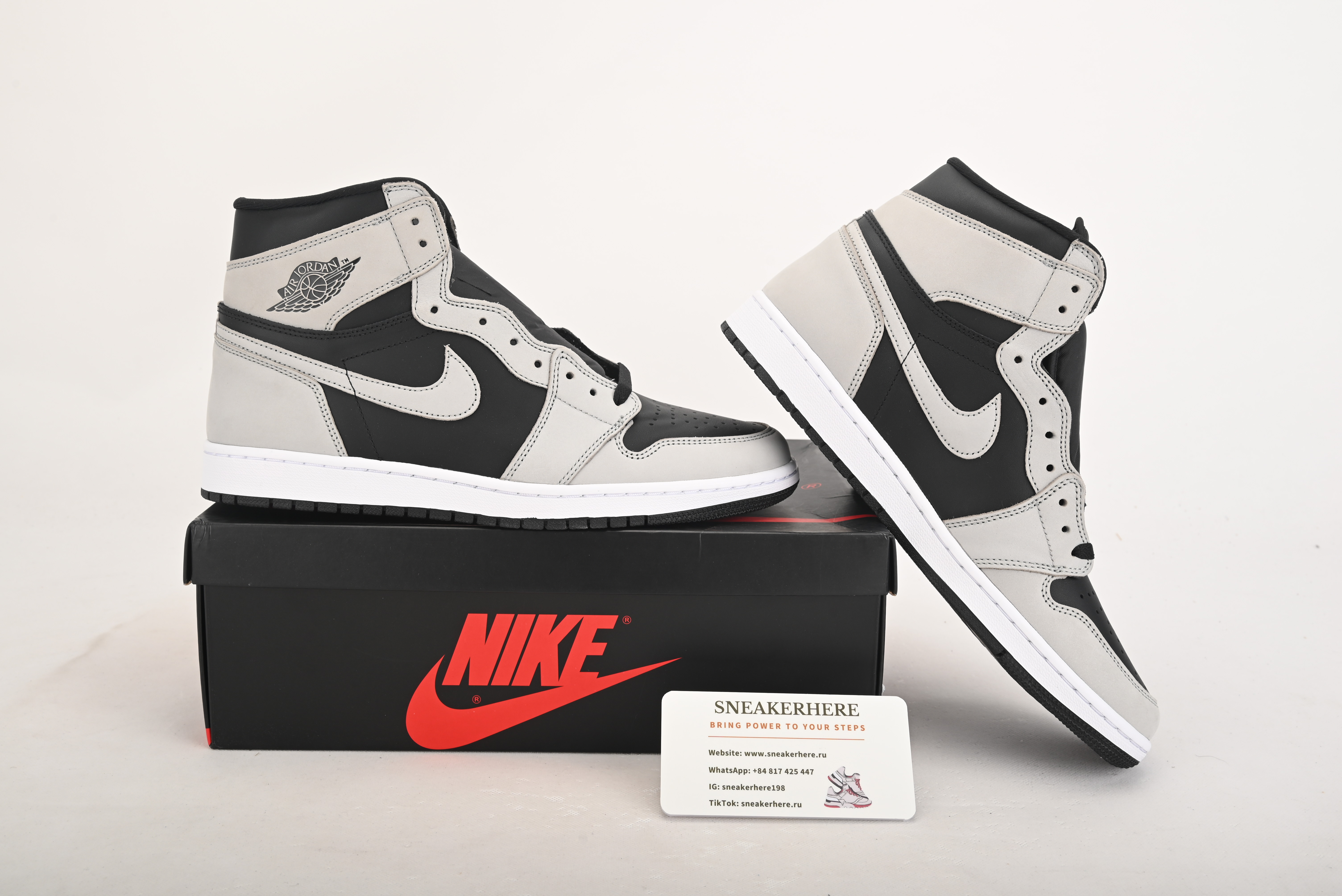 Air Jordan 1 Retro High Black White Light Smoke Grey 555088-035