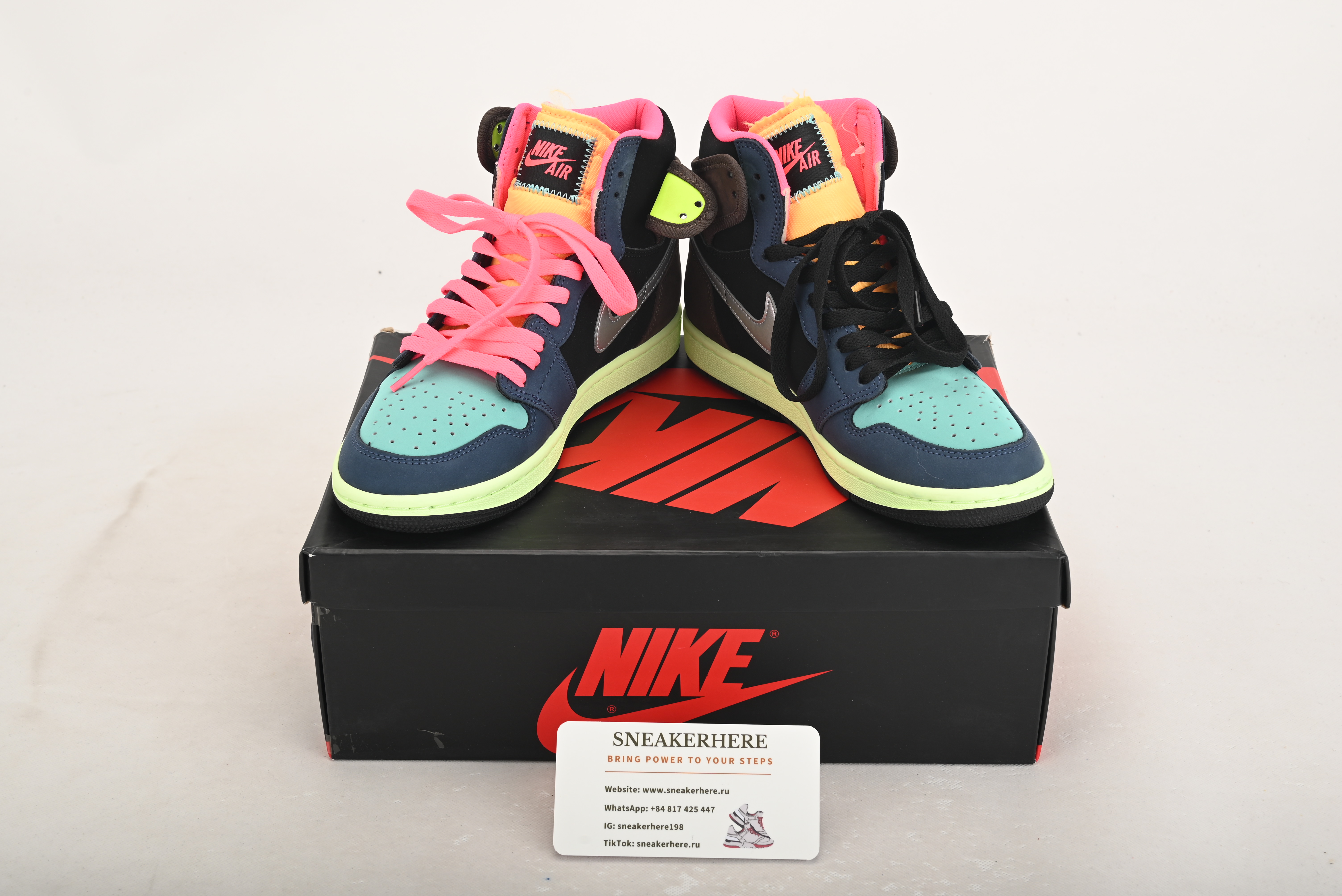 Air Jordan 1 Retro High Tokyo Bio Hack 555088-201