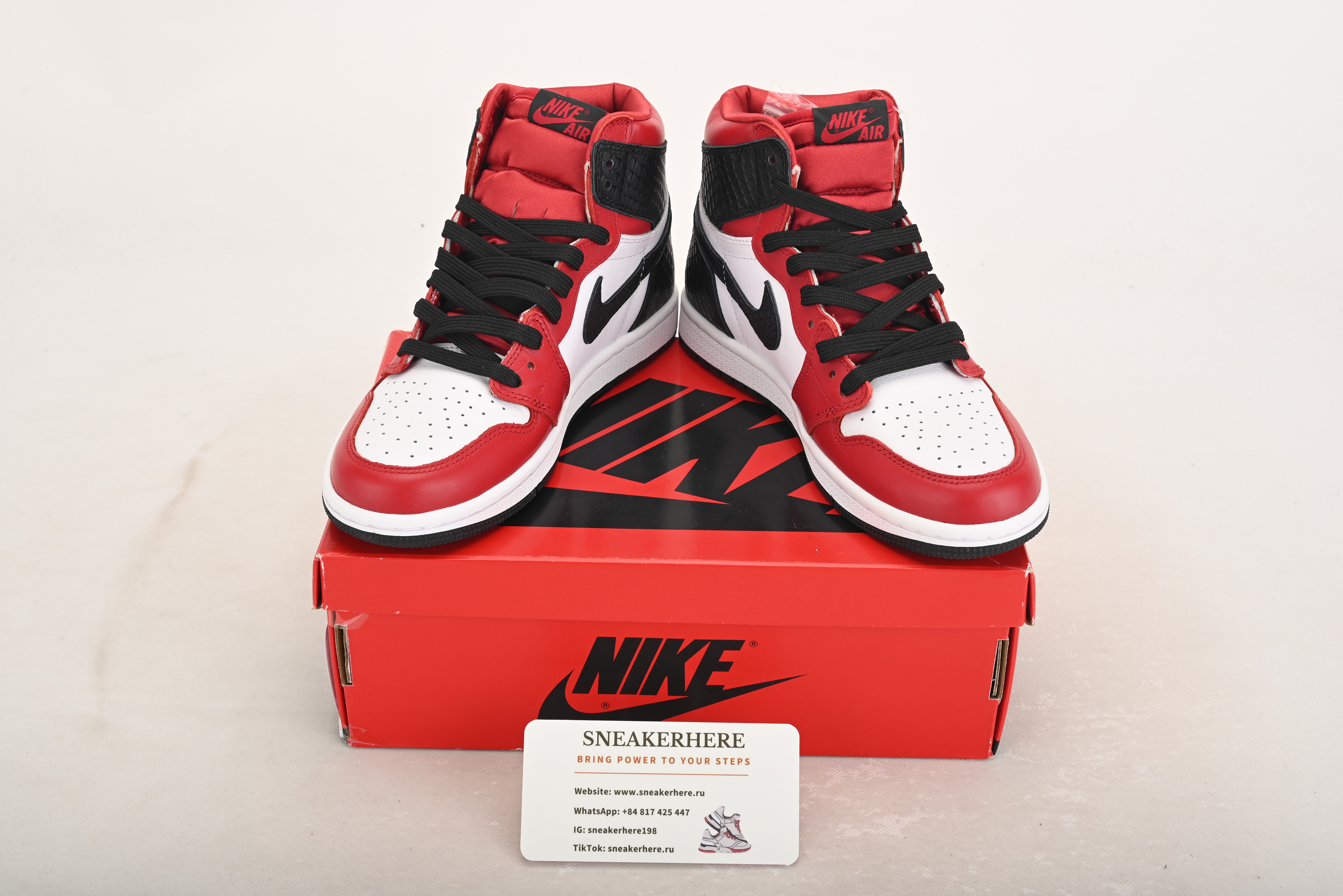 Air Jordan 1 Retro High Satin Snake Chicago CD0461-601
