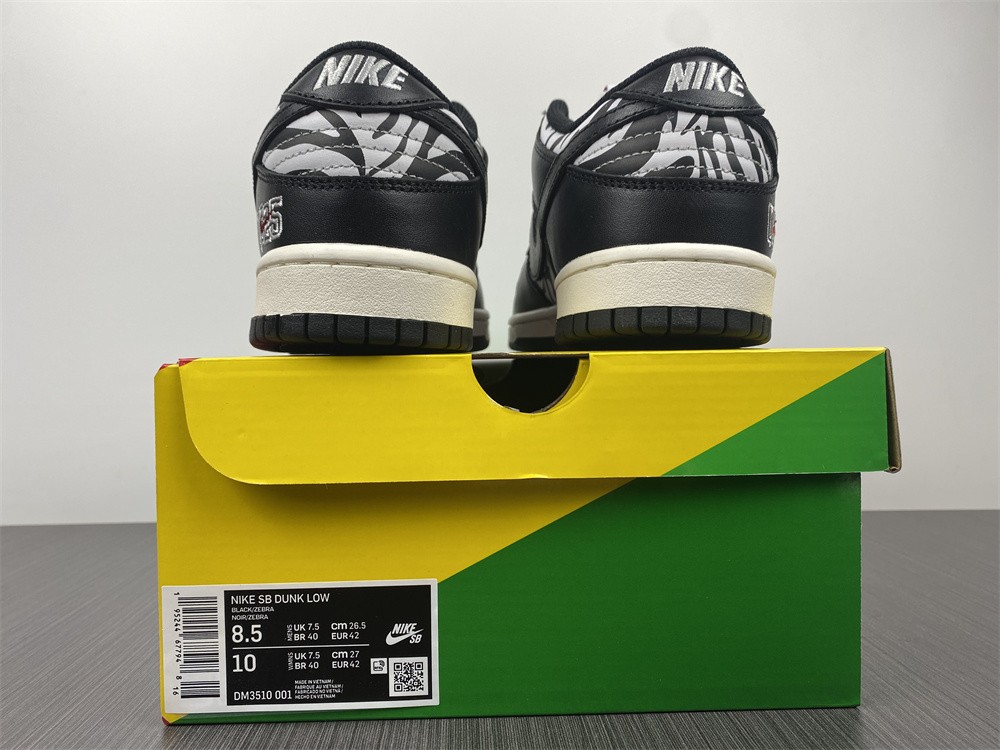 Nike SB Dunk Low Quartersnacks Zebra DM3510-001