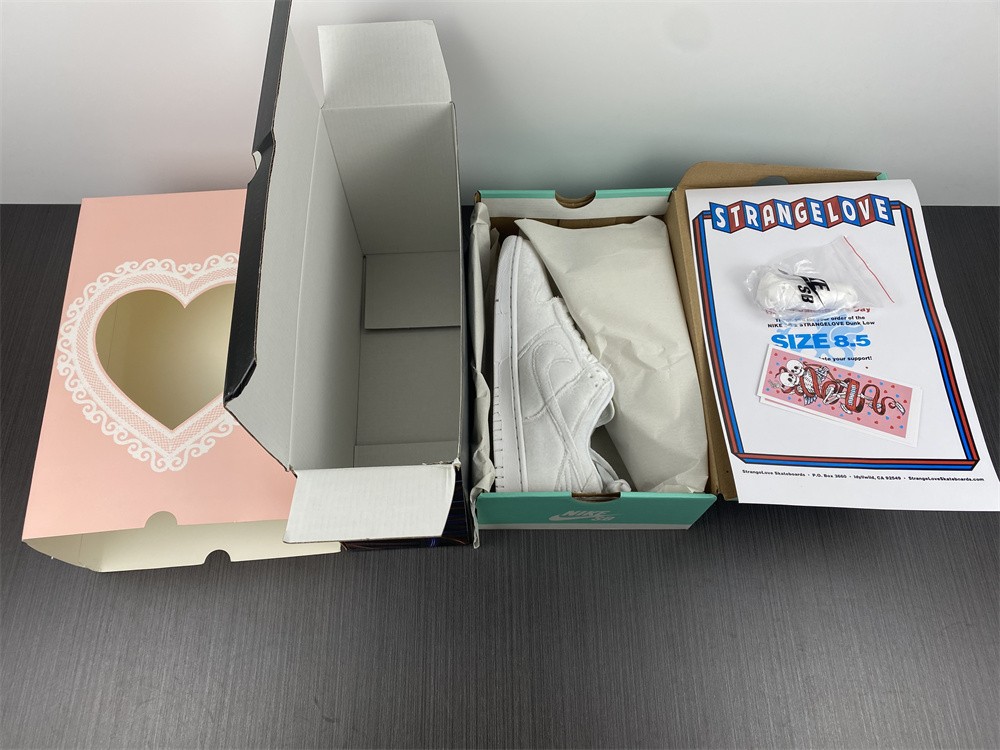 Nike Dunk Low Dover Street Market “Triple White” DH2686-100