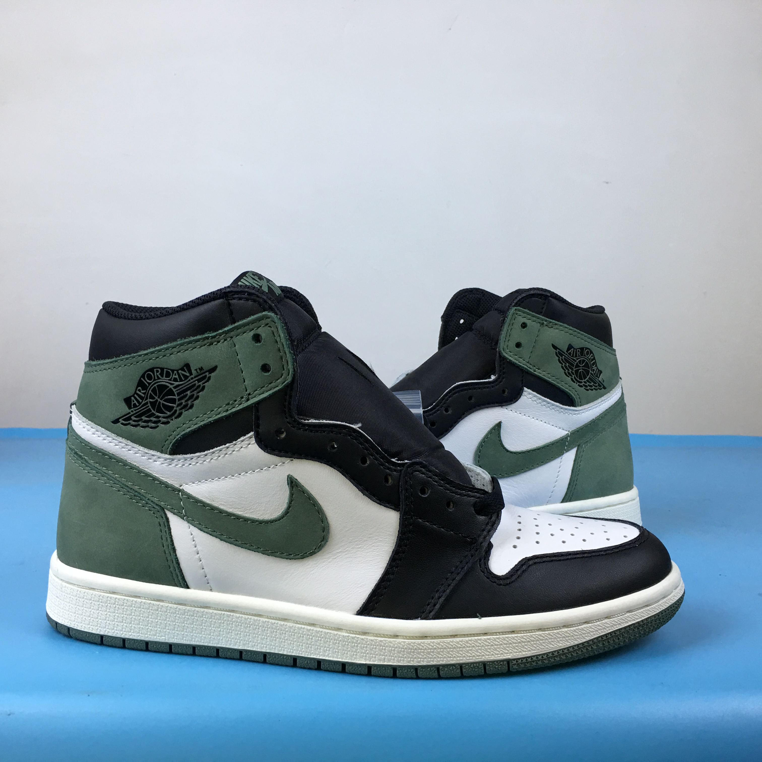 Air Jordan 1 Retro High Clay Green 555088-135