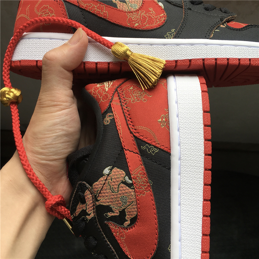 Air Jordan 1 Low OG Chinese New Year DD2233-001