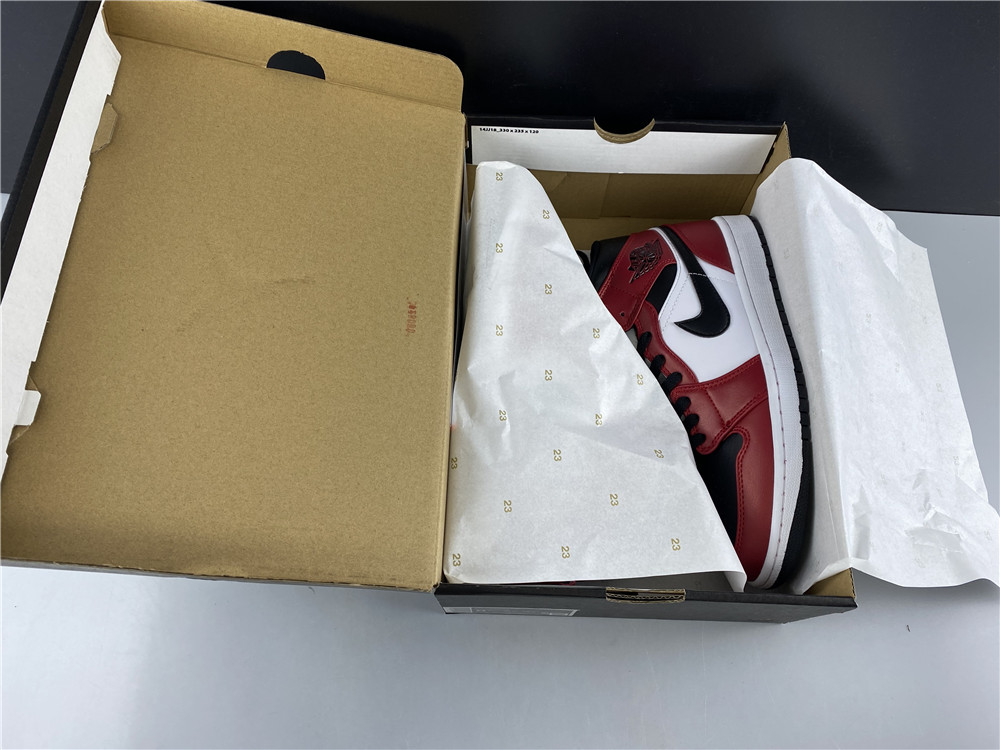 Air Jordan 1 Mid Chicago (2020) 554724-173