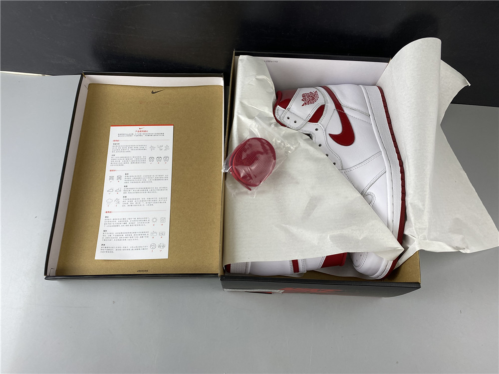 Air Jordan 1 Retro Metallic Red 555088-103