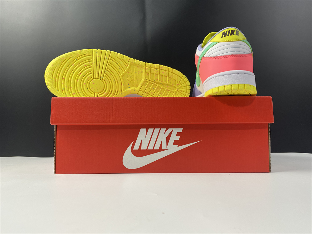 Nike Dunk Low SE Easter (W) DD1872-100