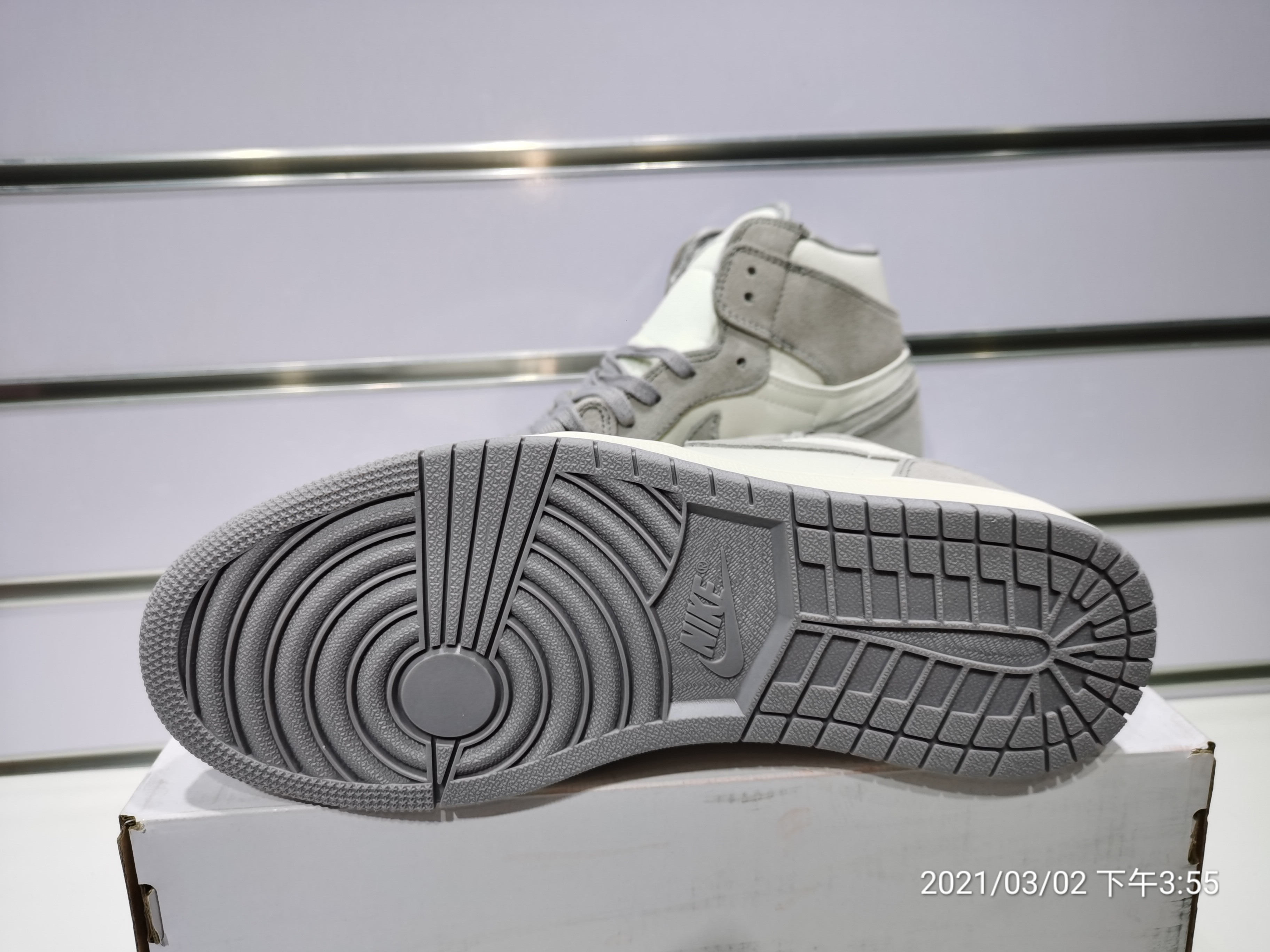 Air Jordan 1 Retro High Pale Ivory AH7389-101