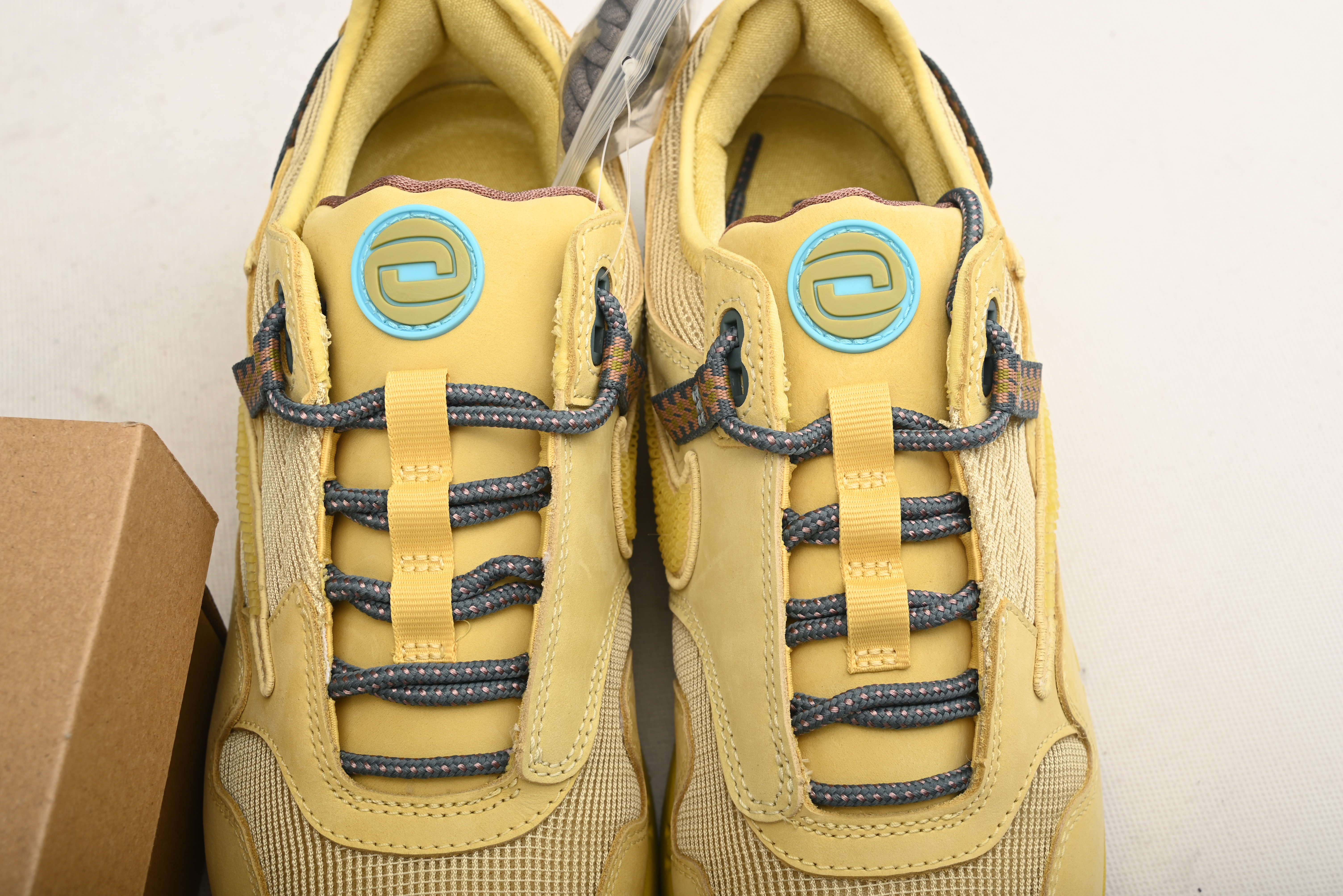 Nike Air Max 1 Travis Scott Cactus Jack Saturn Gold DO9392-700