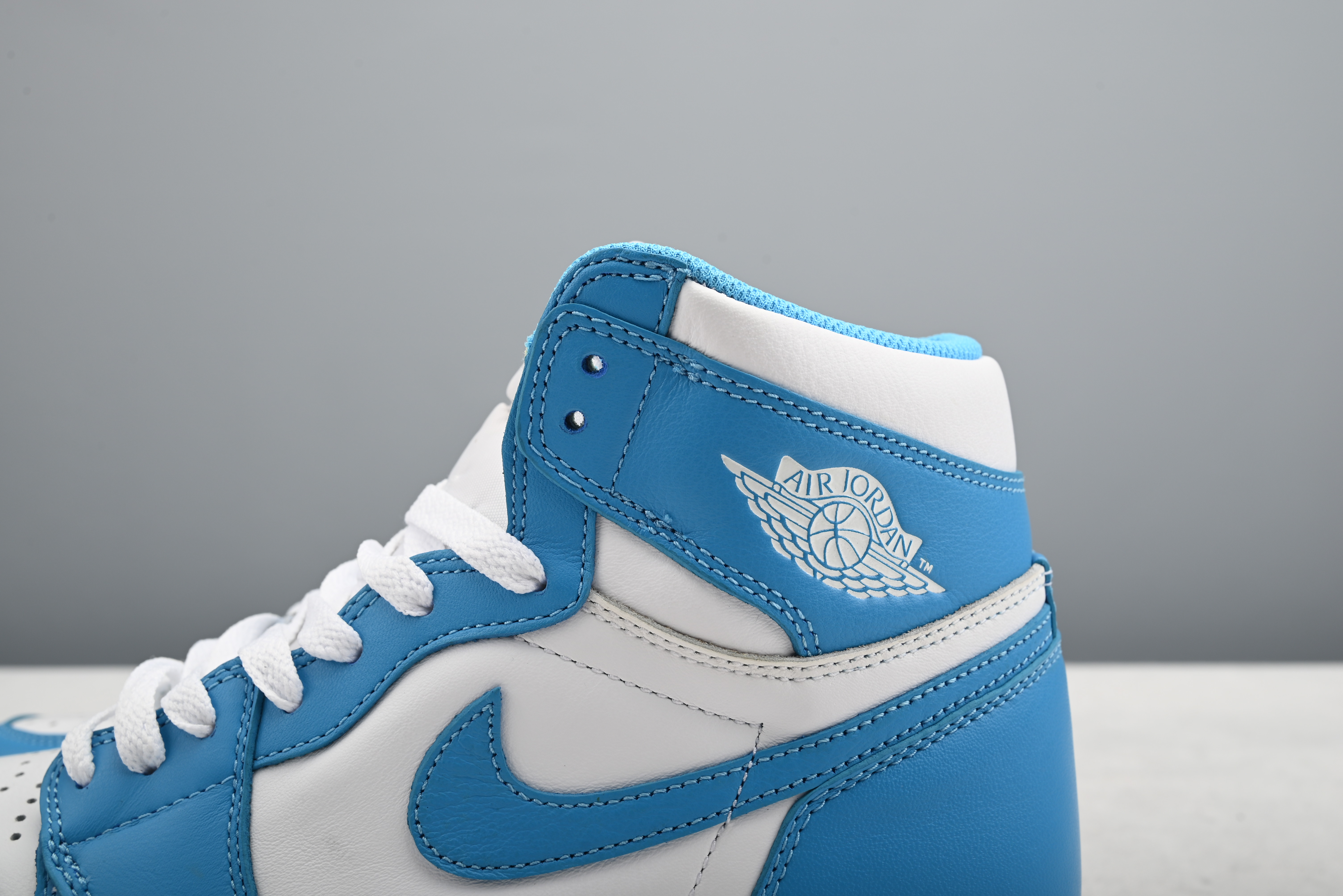 Jordan 1 Retro UNC 555088-117