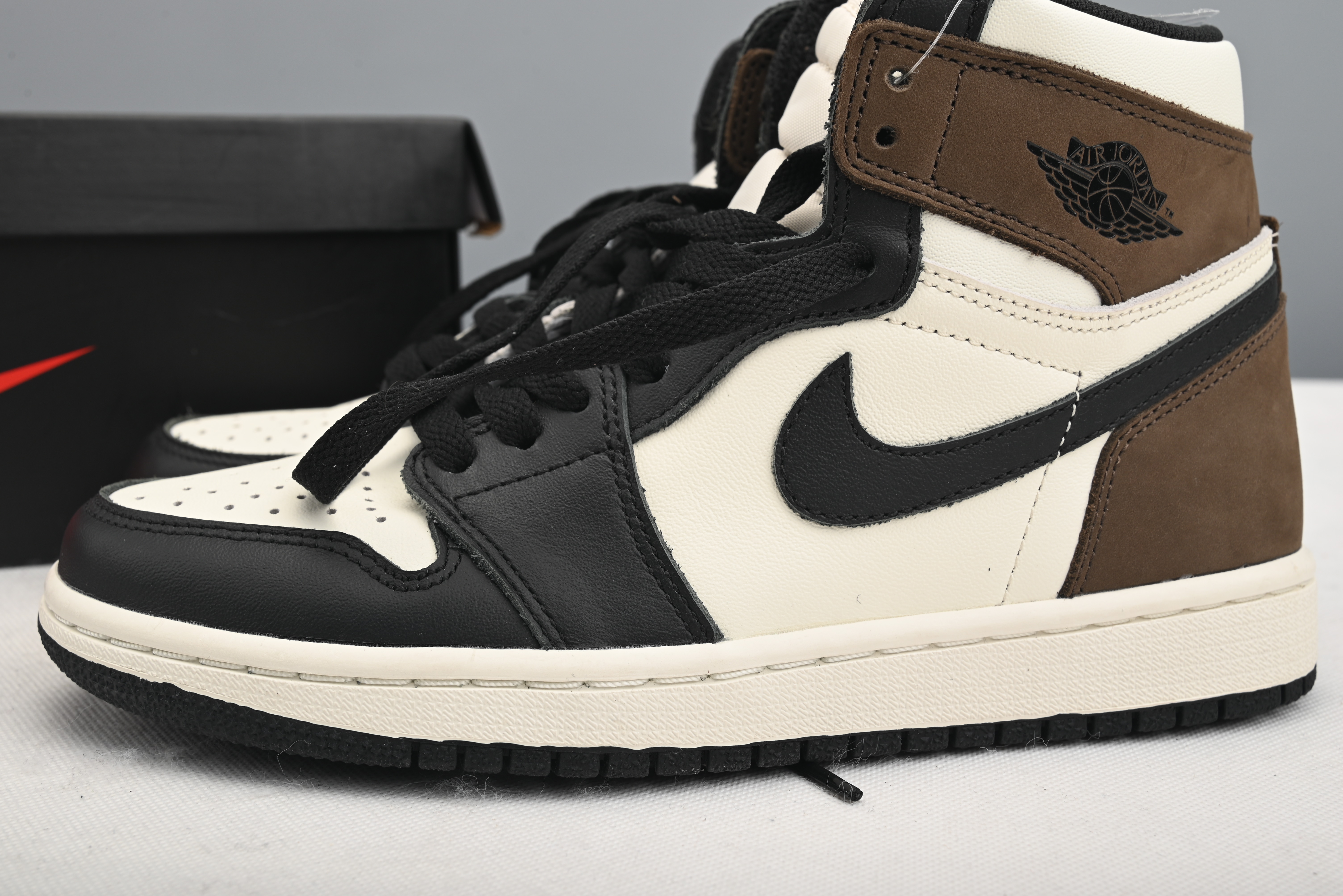 Jordan 1 Retro High Dark Mocha 575441-105