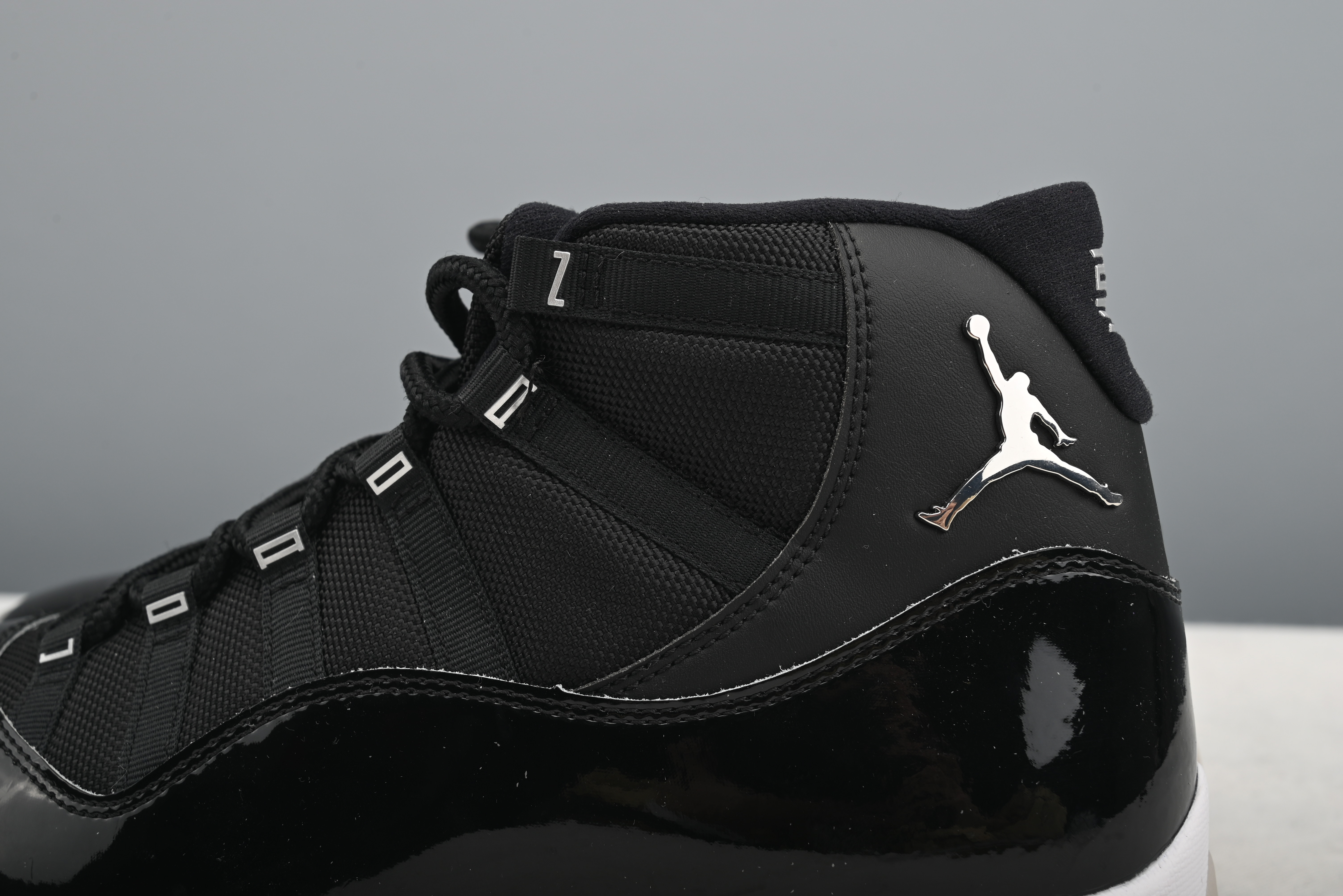 Jordan 11 Retro Jubilee AR0715-011