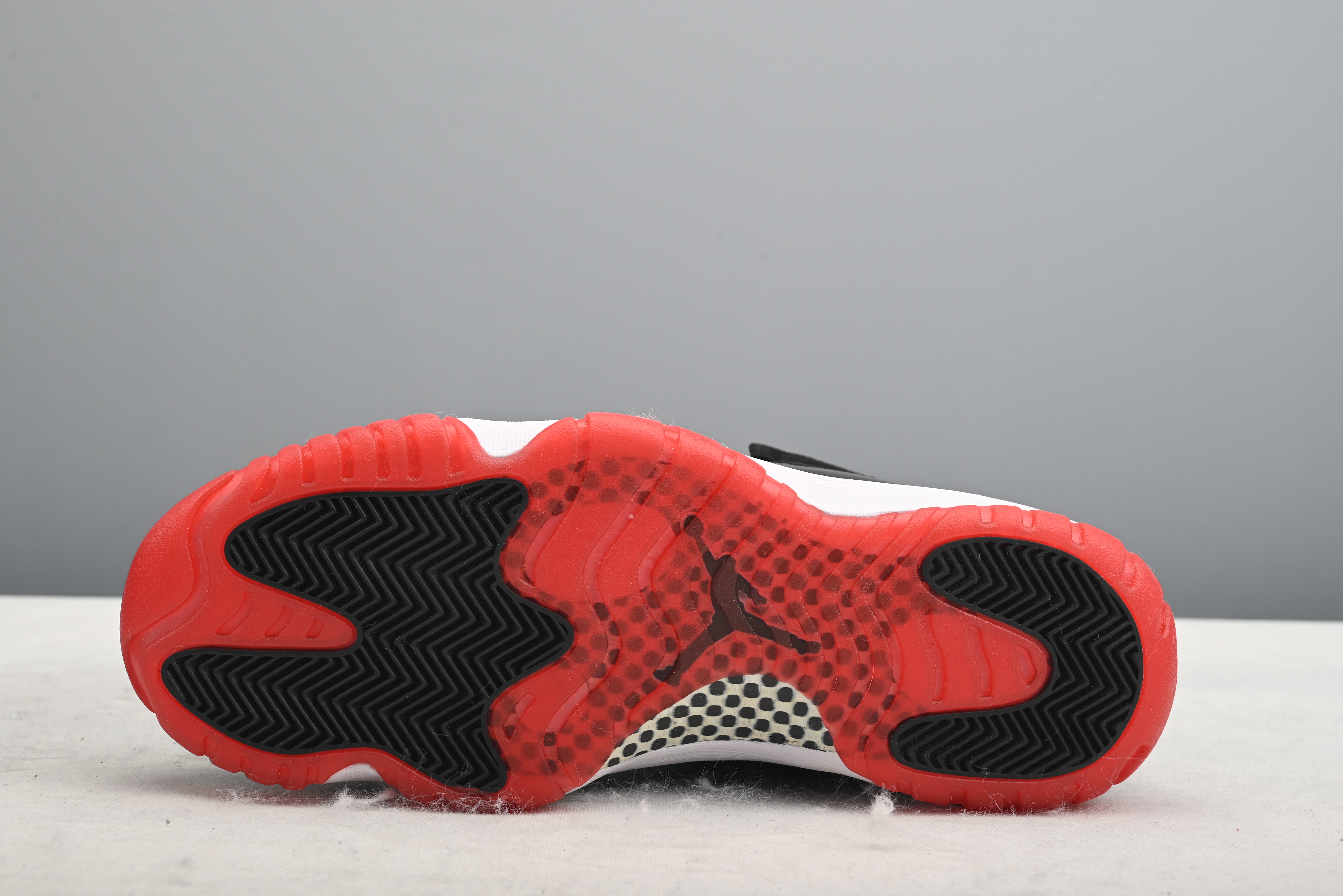 Jordan 11 Retro Playoffs Bred (2019) 378037-061