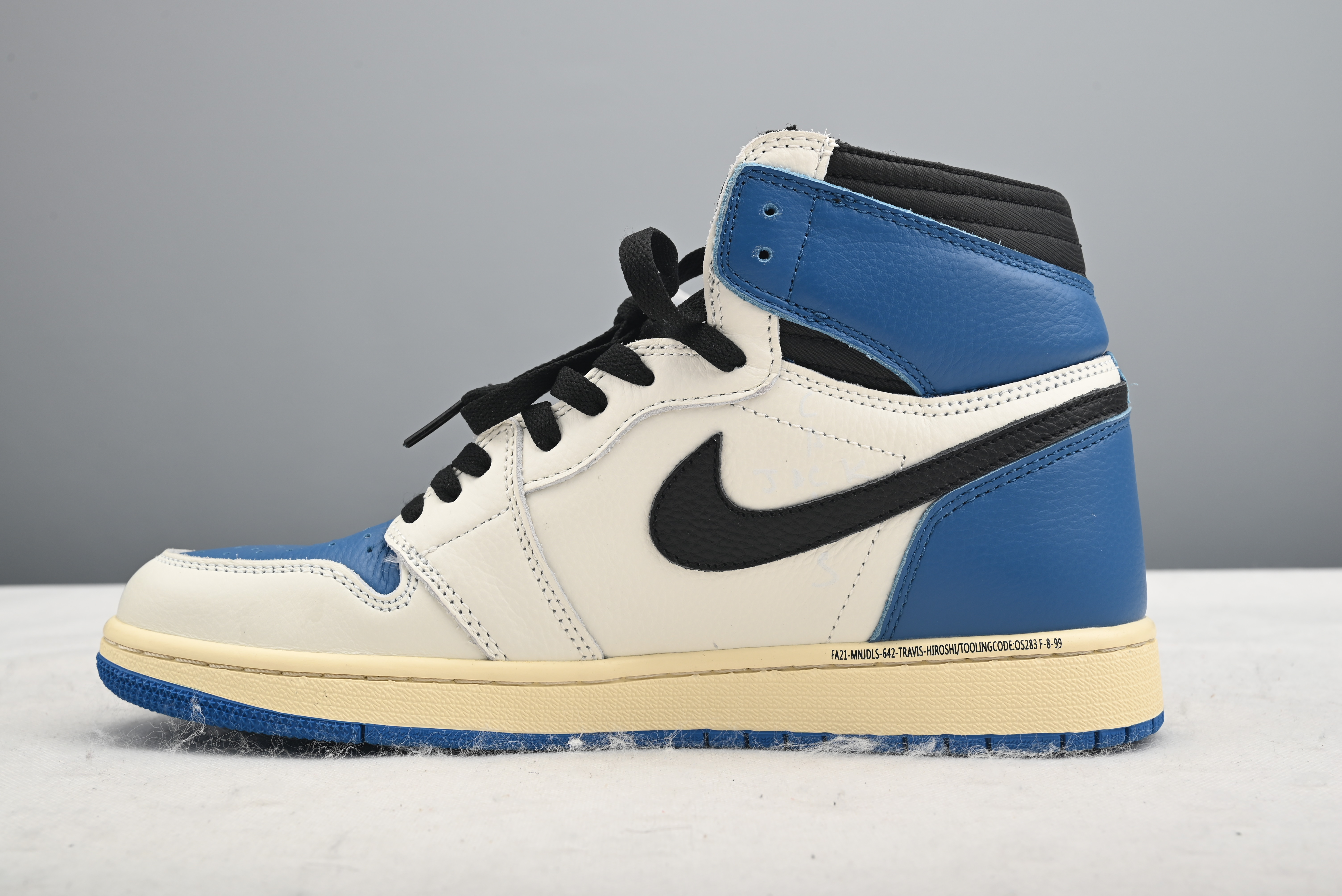 Jordan 1 High OG SP Fragment x Travis Scott DH3227-105