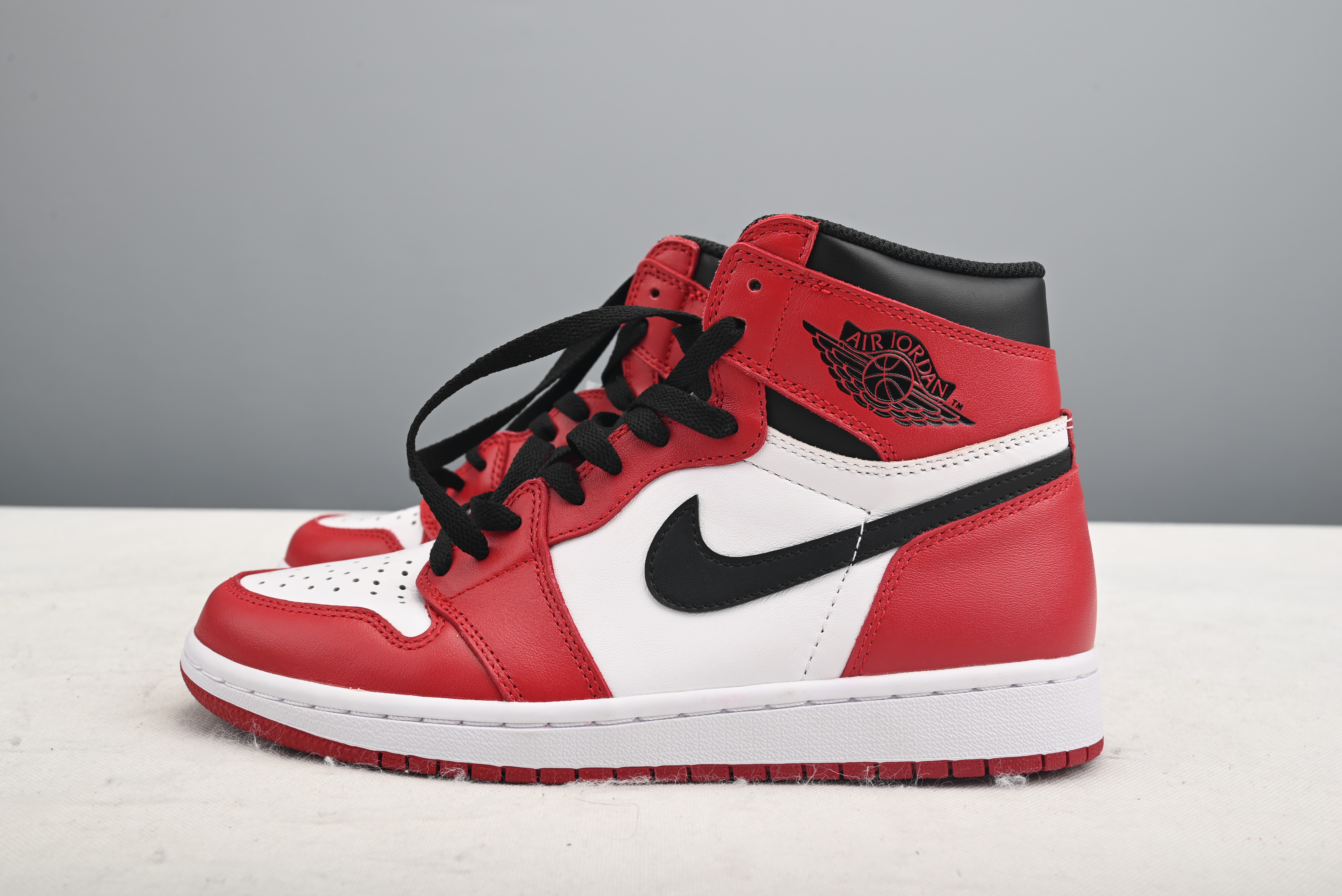 Jordan 1 Retro Chicago (2015) 555088-101