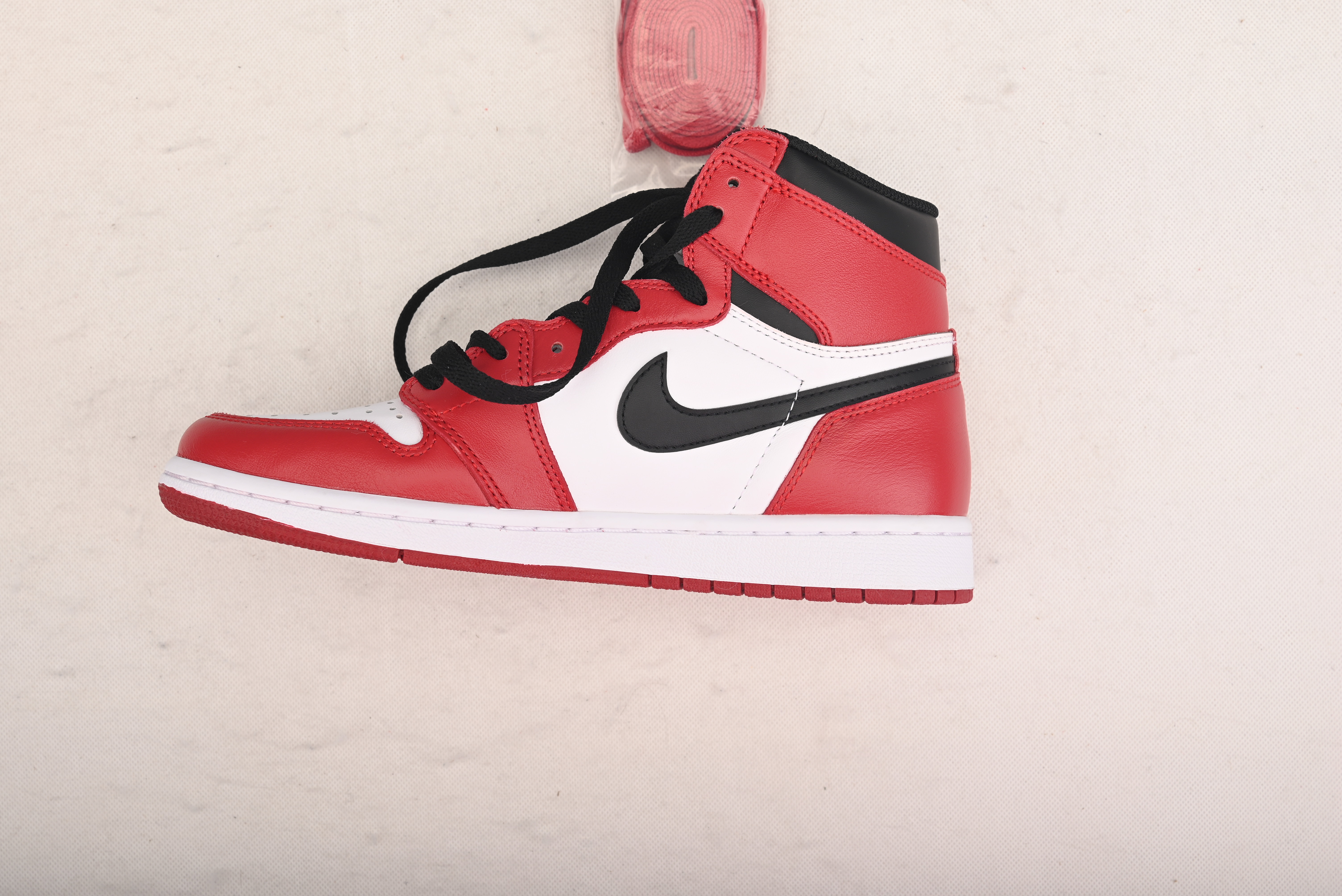 Jordan 1 Retro Chicago (2015) 555088-101