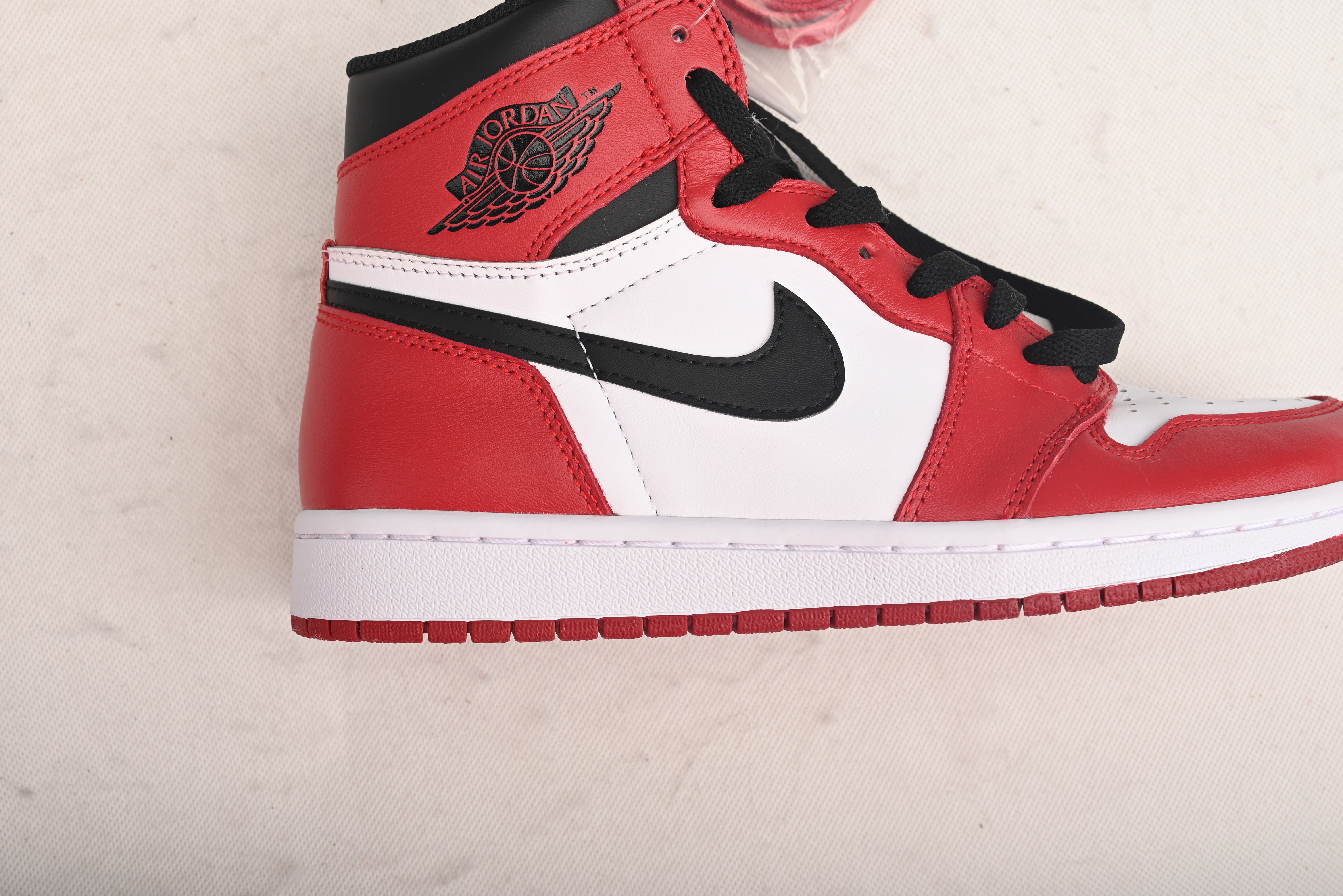 Jordan 1 Retro Chicago (2015) 555088-101