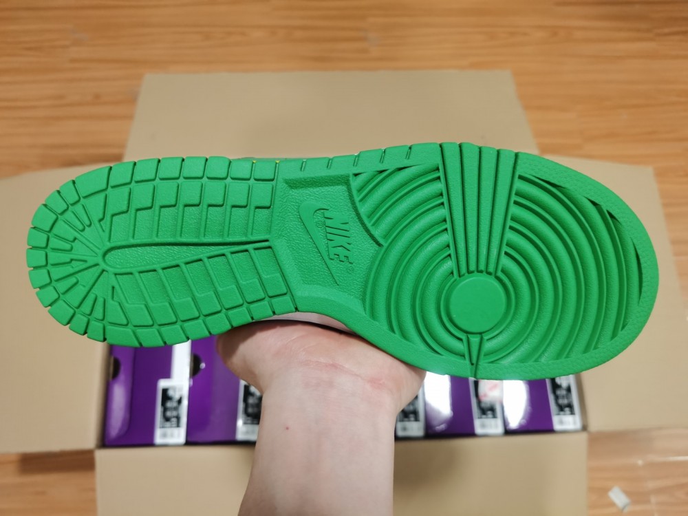 Nike SB Dunk High Supreme By Any Means Brazil DN3741-700