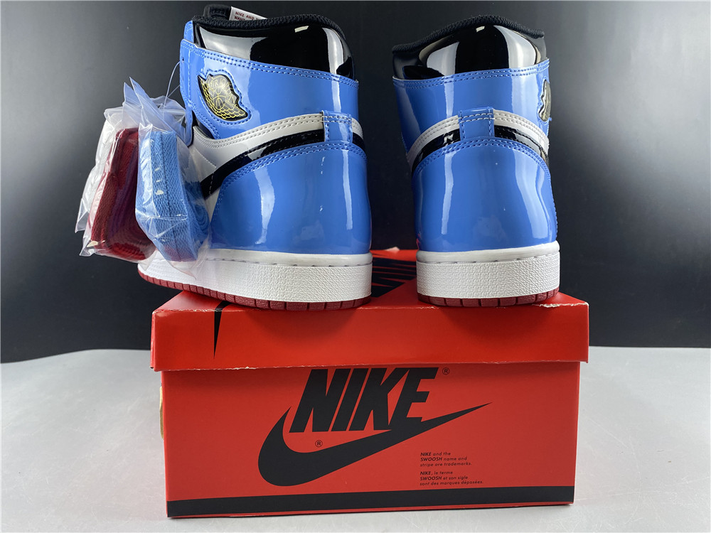 Jordan 1 Retro High Fearless UNC Chicago CK5666-100