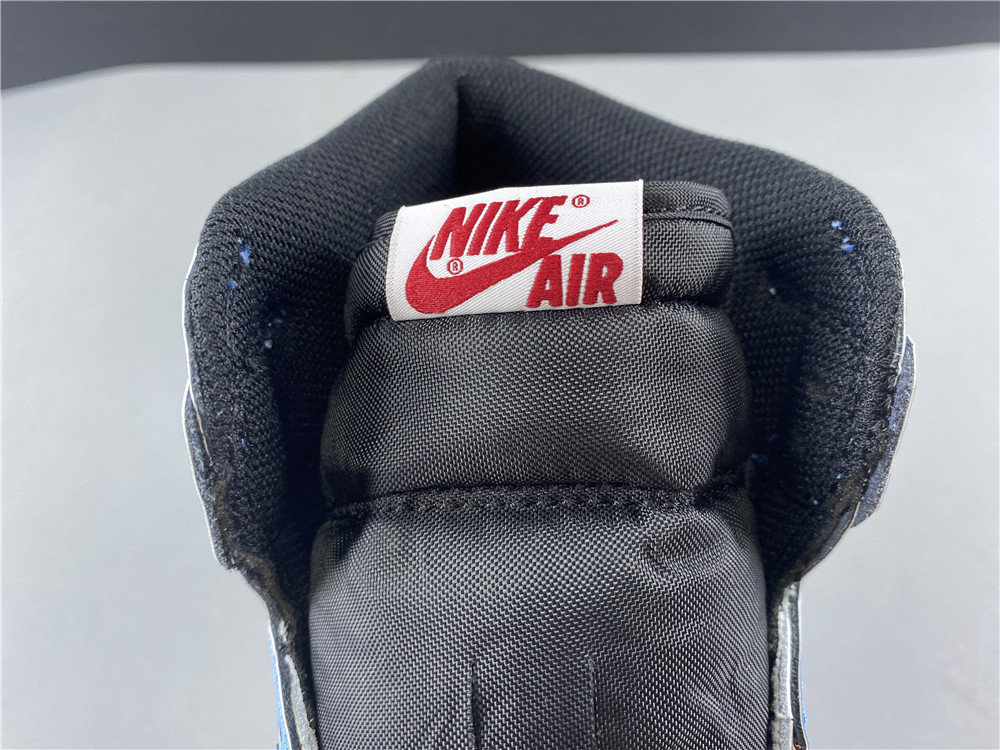 Jordan 1 Retro High Fearless UNC Chicago CK5666-100