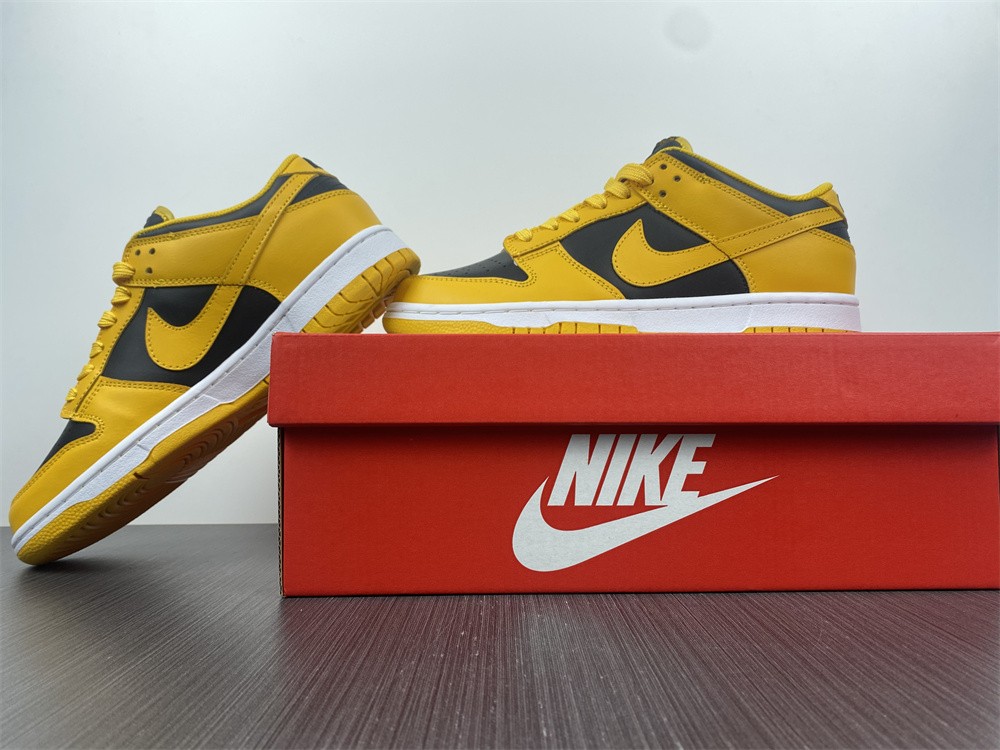 Nike Dunk Low Takes on a Familiar “Goldenrod” Colorwa DD1391-004