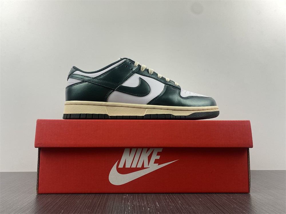 Nike Dunk Low Vintage Green (W) DQ8580-100