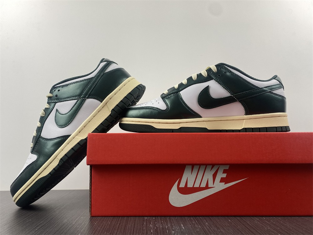 Nike Dunk Low Vintage Green (W) DQ8580-100