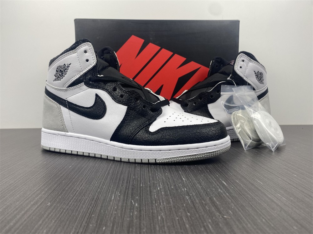Jordan 1 Retro High OG Bleached Coral 555088-108