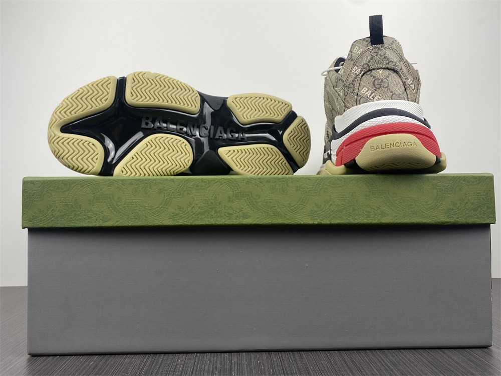 Guccii1 x Blncig The Hacker Project Triple S 681066ULZ10 9795