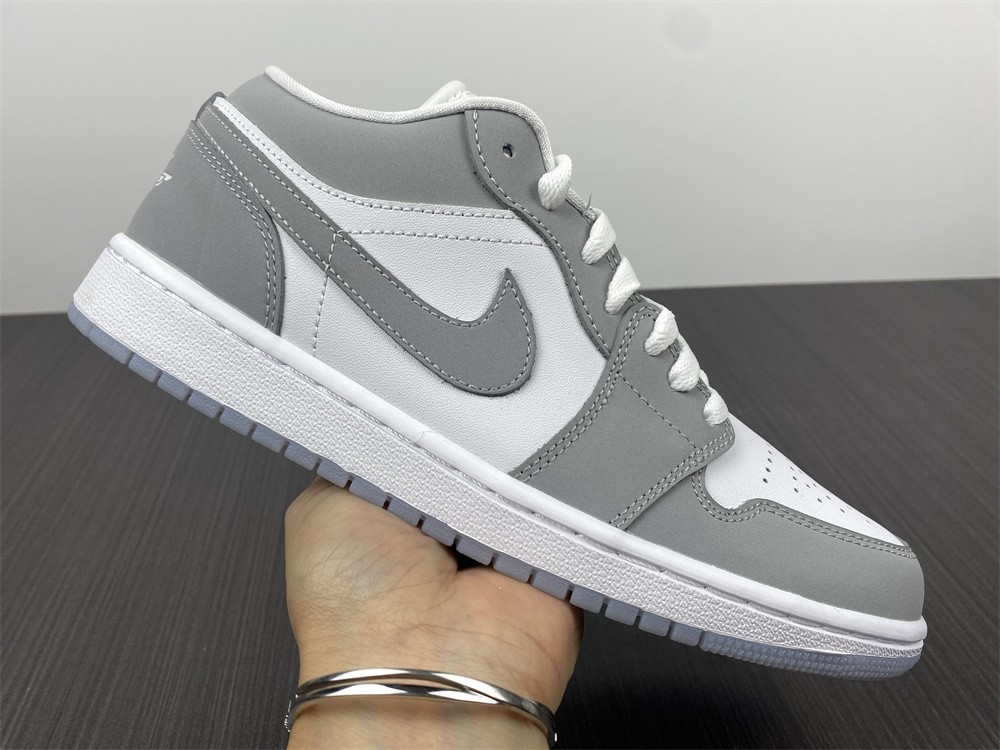 AIR JORDAN 1 LOW DC0774-105
