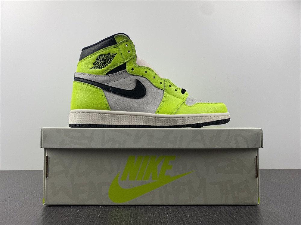Air Jordan 1 Retro High OG Visionaire volt 555088