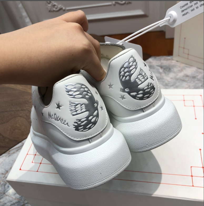Alxndr McQN sneaker 1
