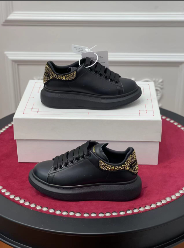 Alxndr McQN Oversized sneaker