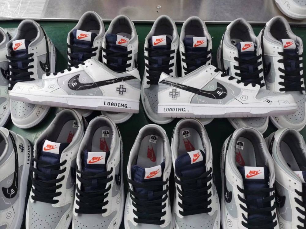 SB Dunk Low DD1768-400